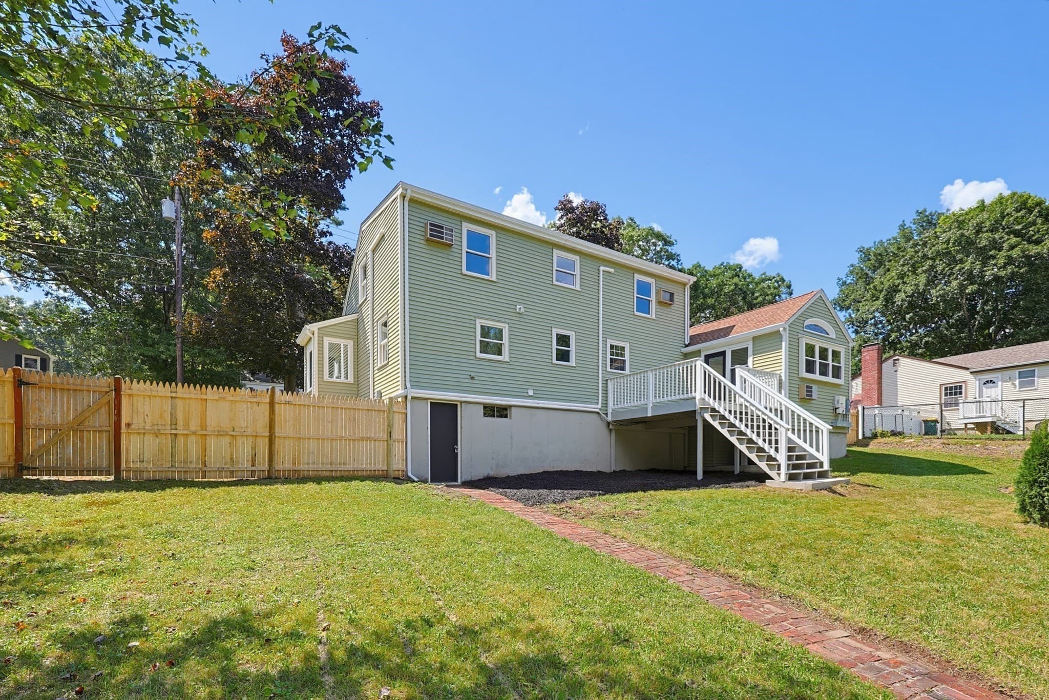 Single Family Residence at 395 Oak St, Franklin MA 02038, Franklin, photo 35 of 42