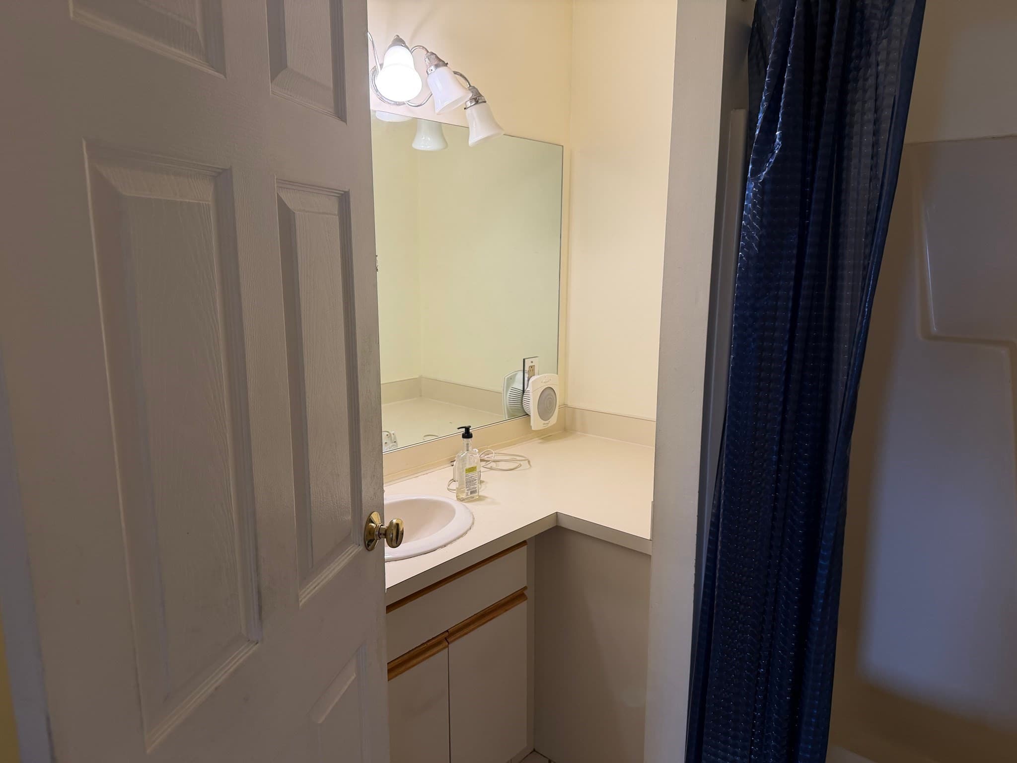 Condominium at 90 Quincy Shore # 519, Quincy MA 02171, Quincy, photo 6 of 12