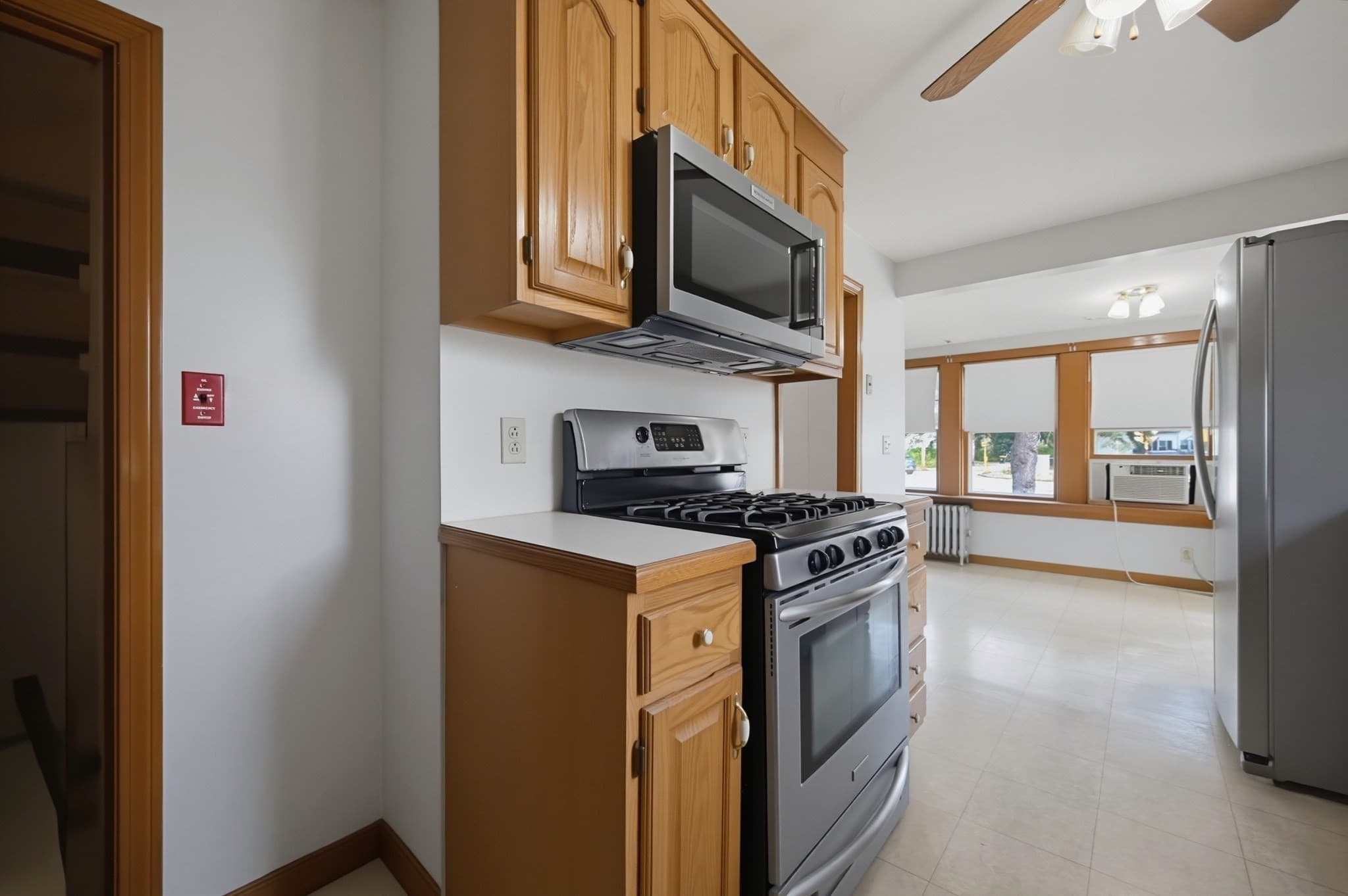 Single Family Residence at 101 Fisher St, North Attleboro MA 02760, North Attleboro, photo 5 of 31