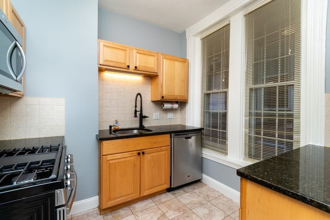 Condominium at 35 Chestnut St # 2, Chelsea MA 02150, Chelsea, photo 7 of 30
