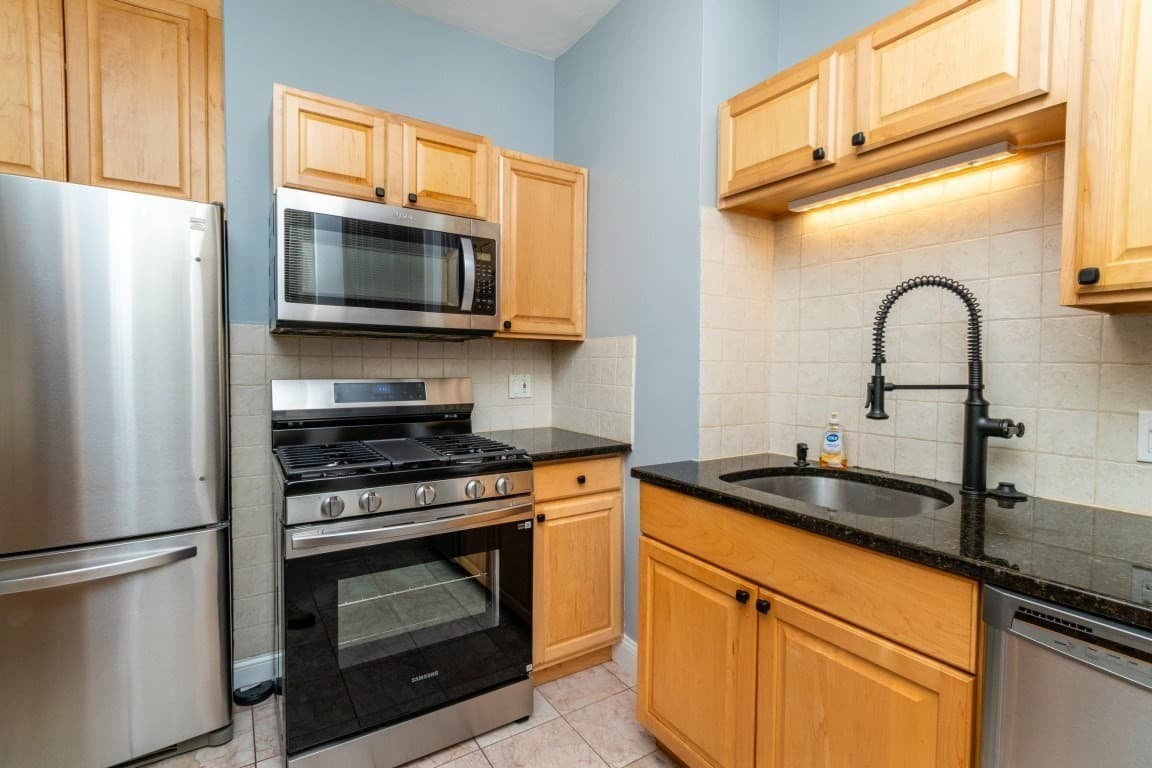 Condominium at 35 Chestnut St # 2, Chelsea MA 02150, Chelsea, photo 8 of 30