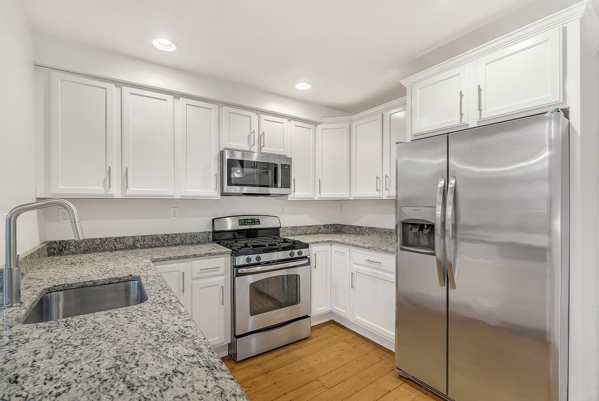 Condominium at 157 Beale Street # 2, Quincy MA 02170, Quincy, photo 2 of 36