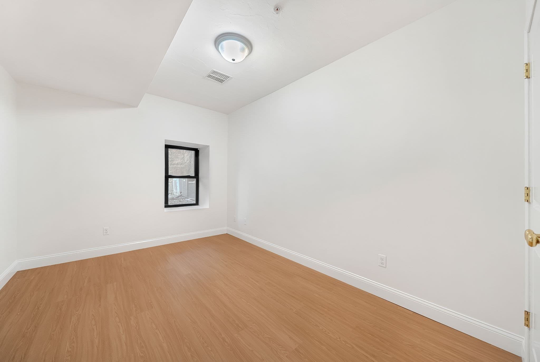 Condominium at 157 Beale Street # 2, Quincy MA 02170, Quincy, photo 17 of 36