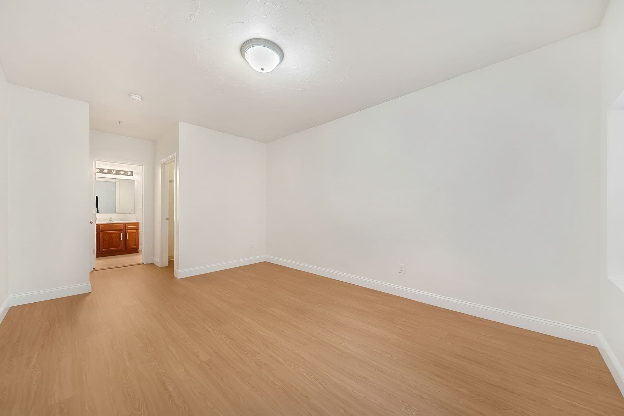 Condominium at 157 Beale Street # 2, Quincy MA 02170, Quincy, photo 25 of 36