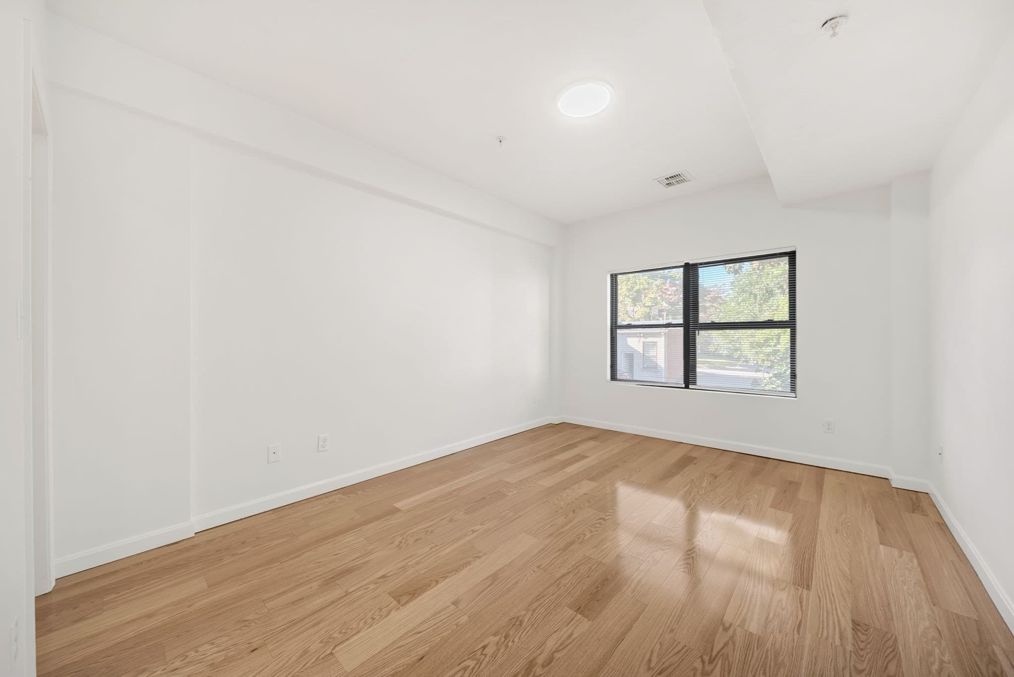 Condominium at 157 Beale Street # 5, Quincy MA 02170, Quincy, photo 22 of 42