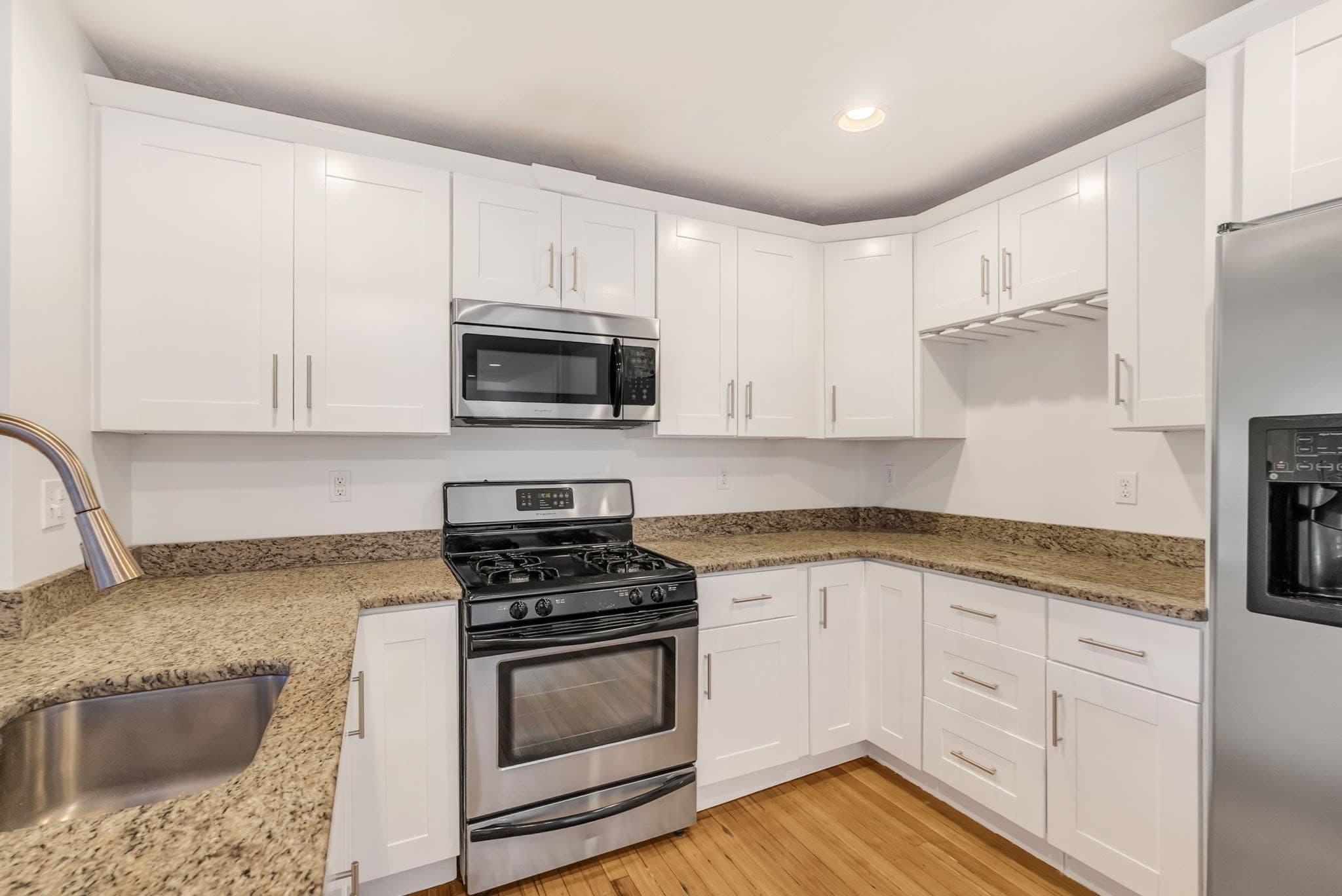 Condominium at 157 Beale Street # 5, Quincy MA 02170, Quincy, photo 3 of 42