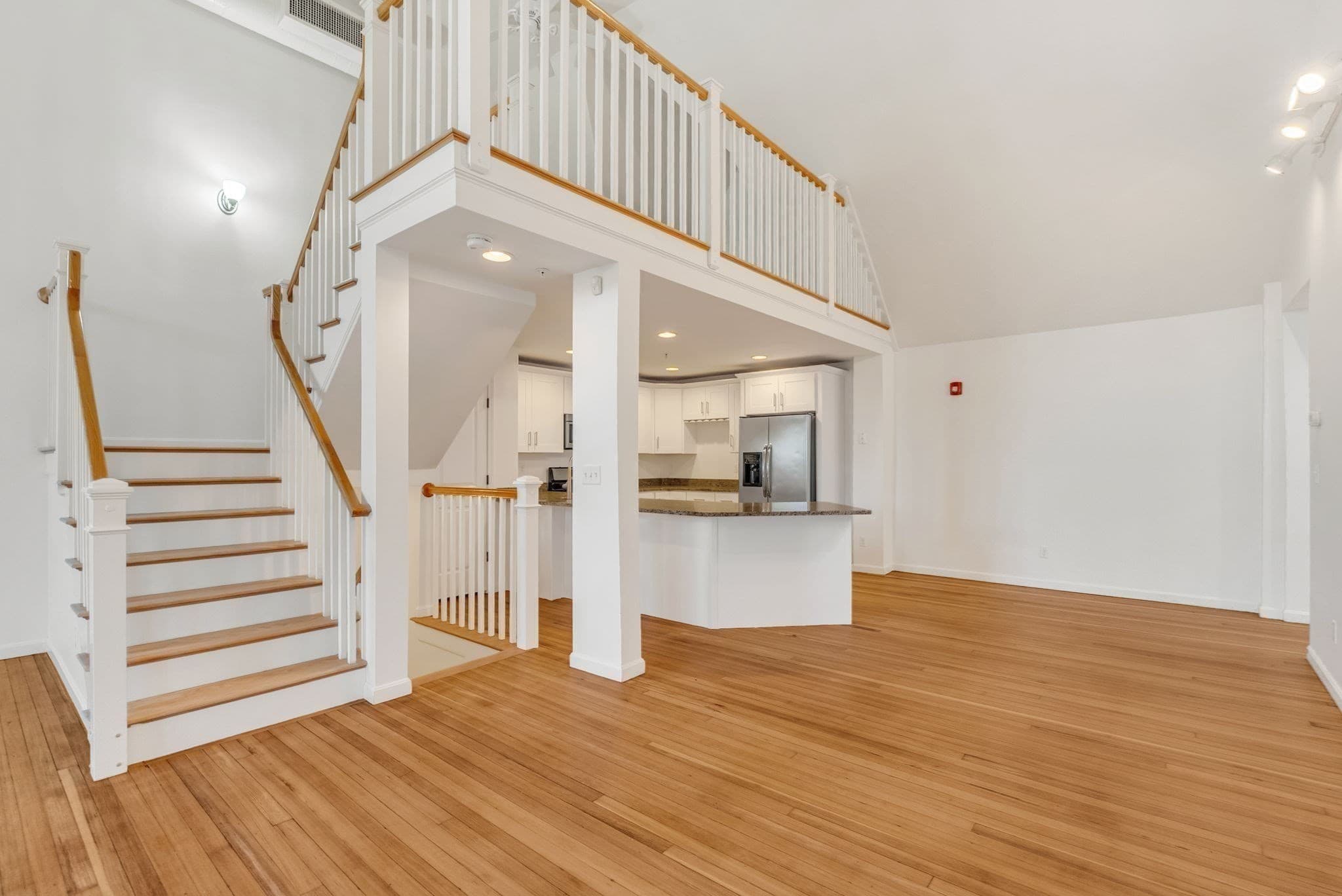 Condominium at 157 Beale Street # 5, Quincy MA 02170, Quincy, photo 9 of 42