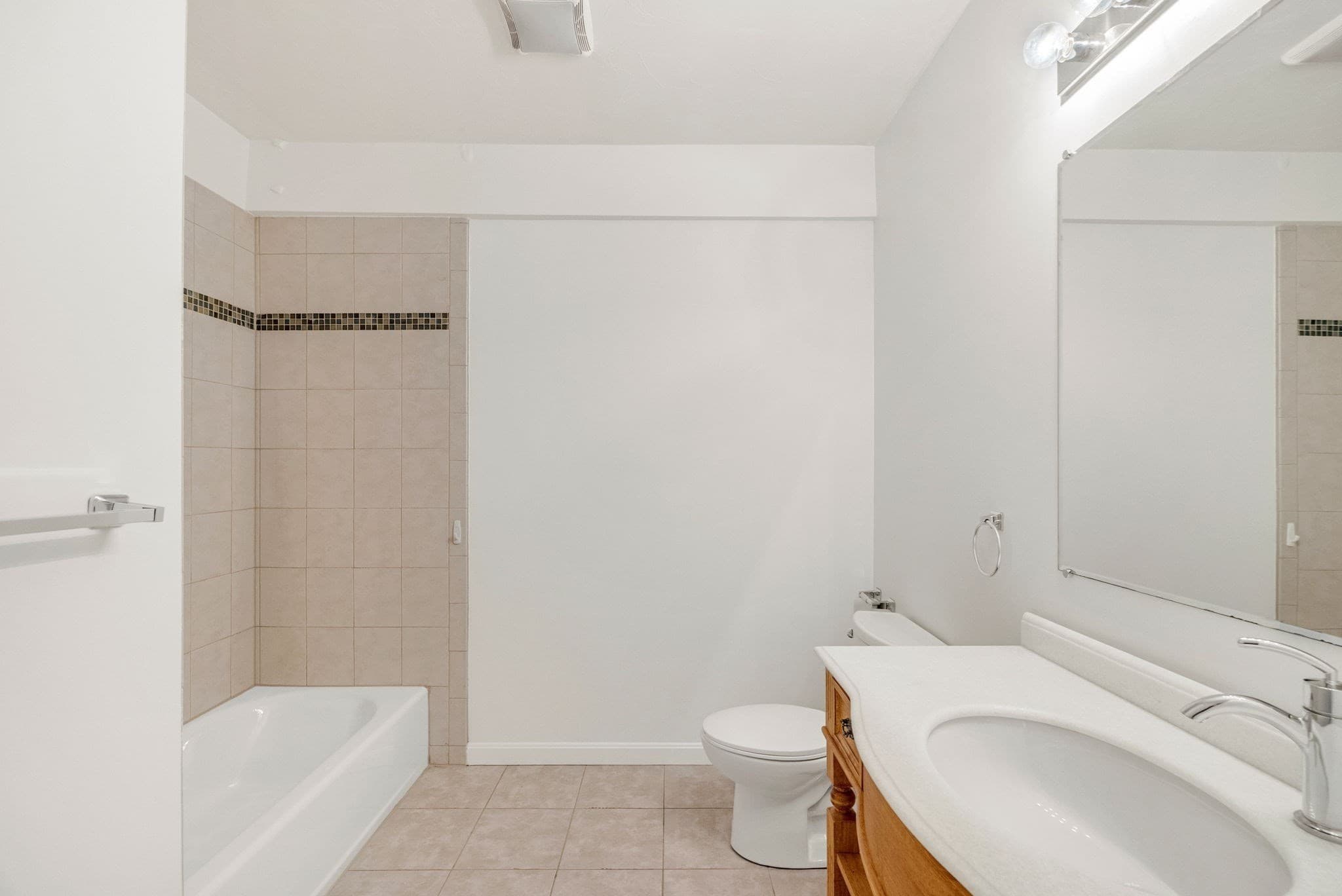 Condominium at 157 Beale Street # 5, Quincy MA 02170, Quincy, photo 33 of 42