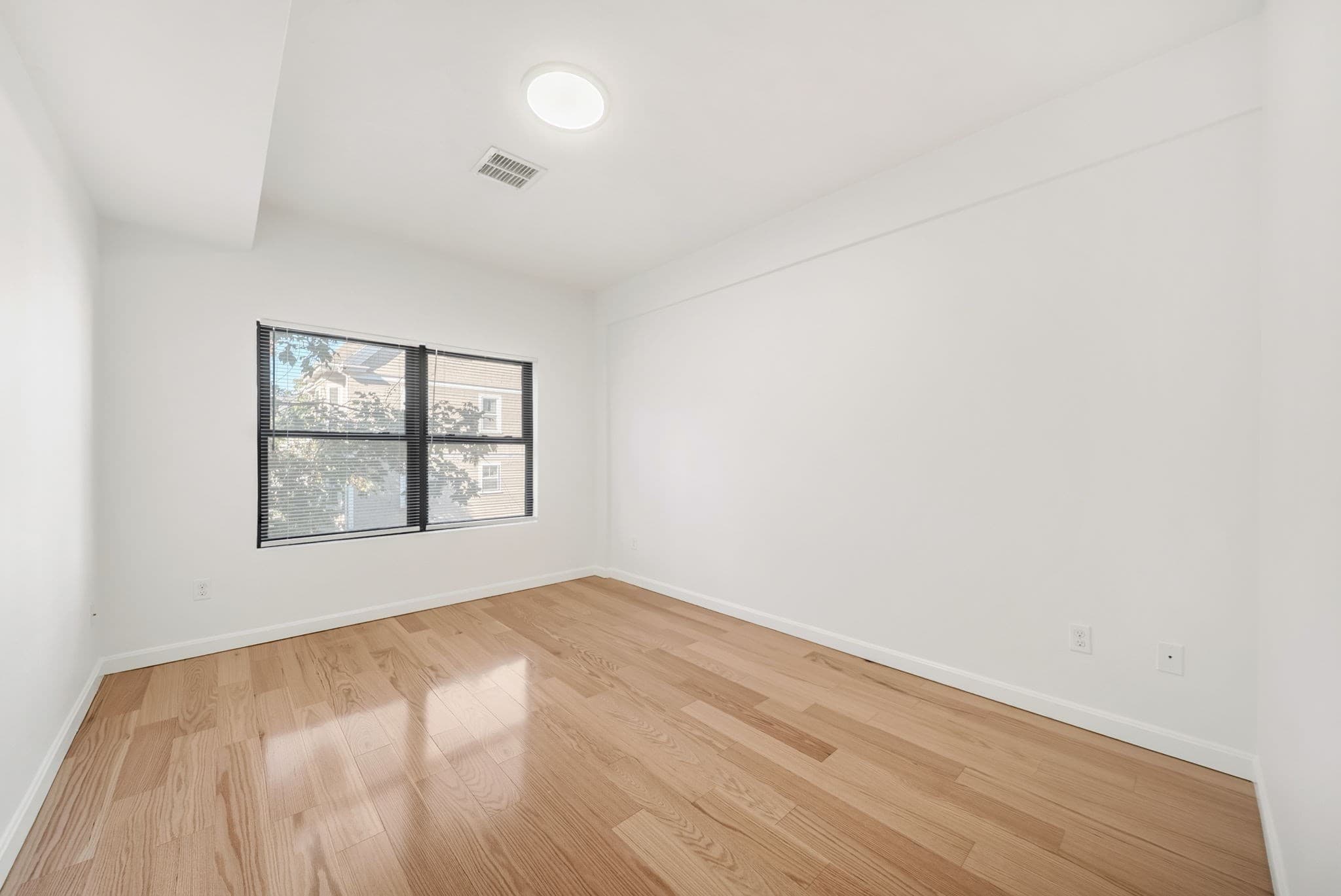 Condominium at 157 Beale Street # 5, Quincy MA 02170, Quincy, photo 29 of 42