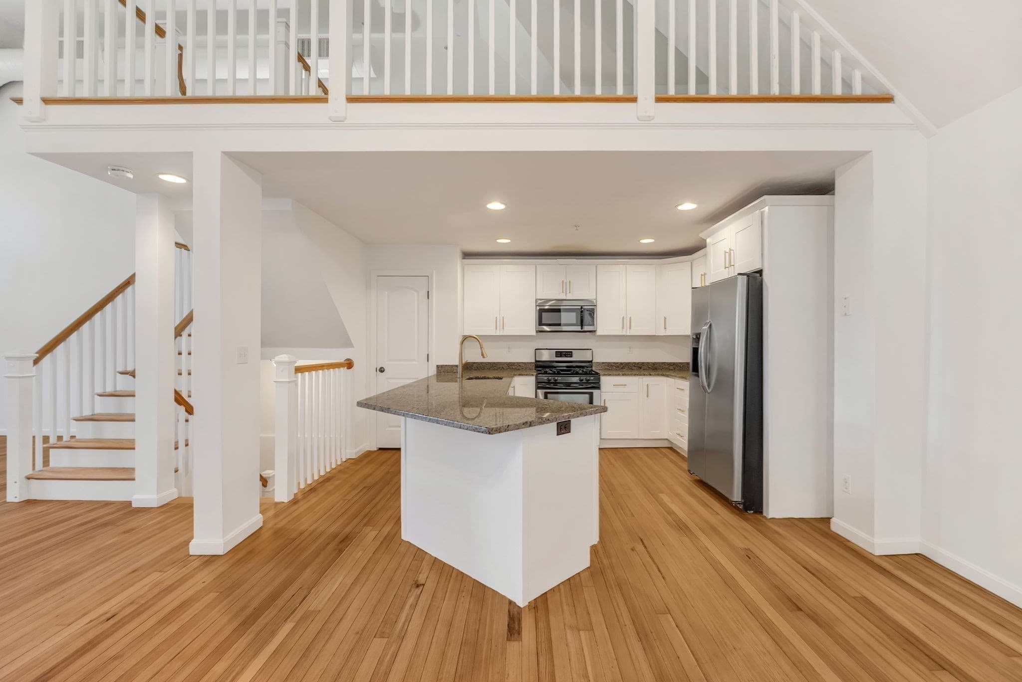 Condominium at 157 Beale Street # 5, Quincy MA 02170, Quincy, photo 8 of 42