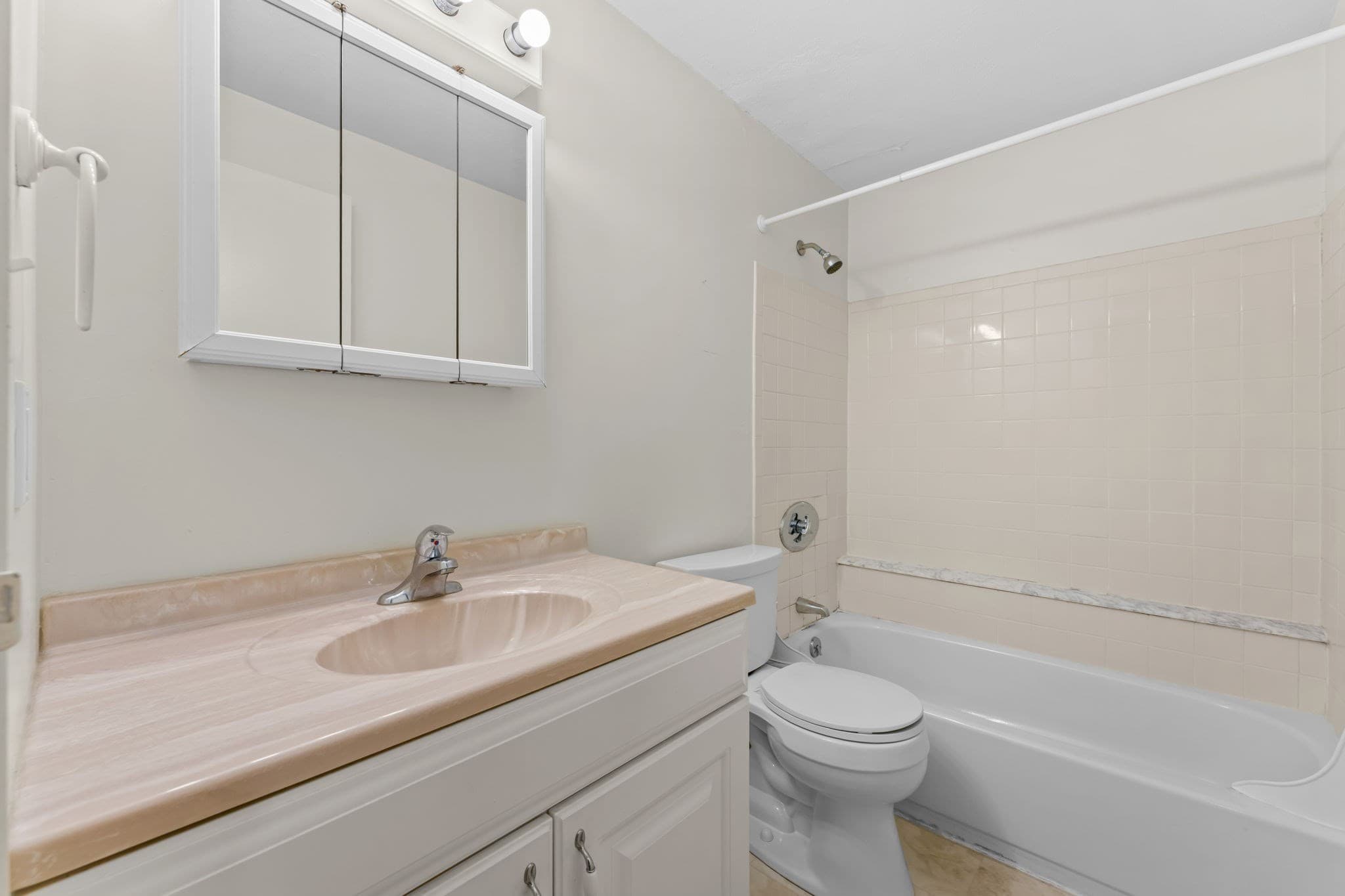 Condominium at 8 Post Oak Ln # 20, Natick MA 01760, Natick, photo 11 of 39