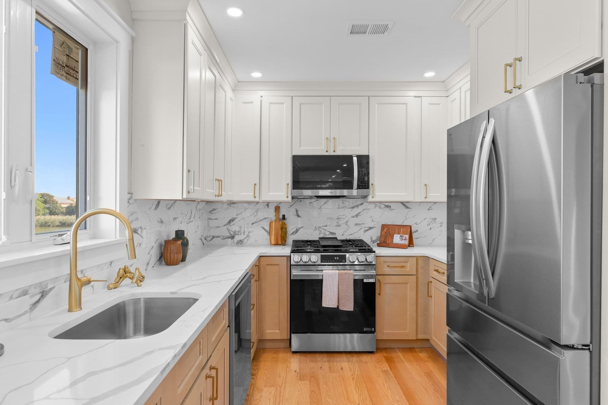 Condominium at 194 Washington Ave # 3, Winthrop MA 02152, Winthrop, photo 6 of 27