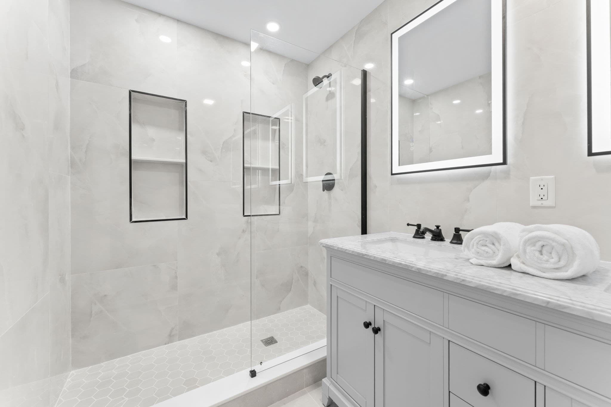 Condominium at 194 Washington Ave # 3, Winthrop MA 02152, Winthrop, photo 13 of 27