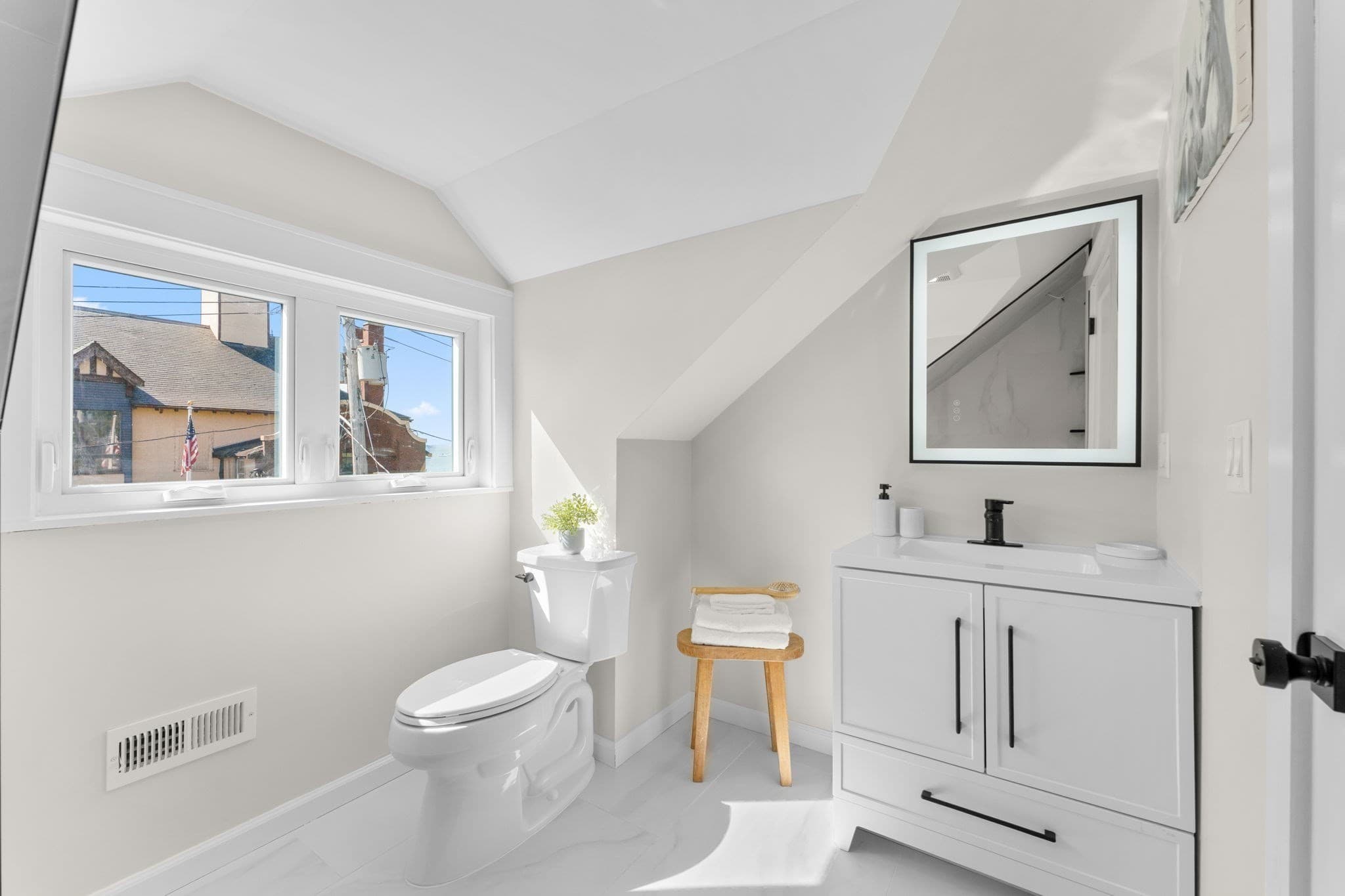 Condominium at 194 Washington Ave # 3, Winthrop MA 02152, Winthrop, photo 15 of 27