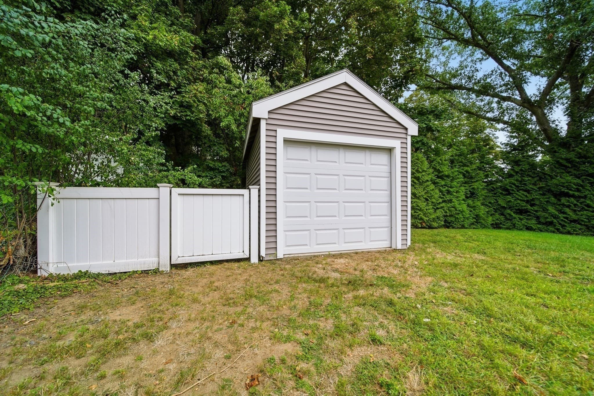 Single Family Residence at 20 Herbert St, Wakefield MA 01880, Wakefield, photo 29 of 35