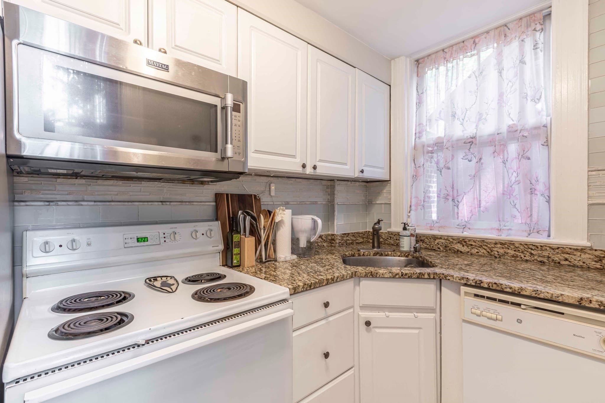 Condominium at 405 Commonwealth Ave # 2B, Boston MA 02215, photo 10 of 26