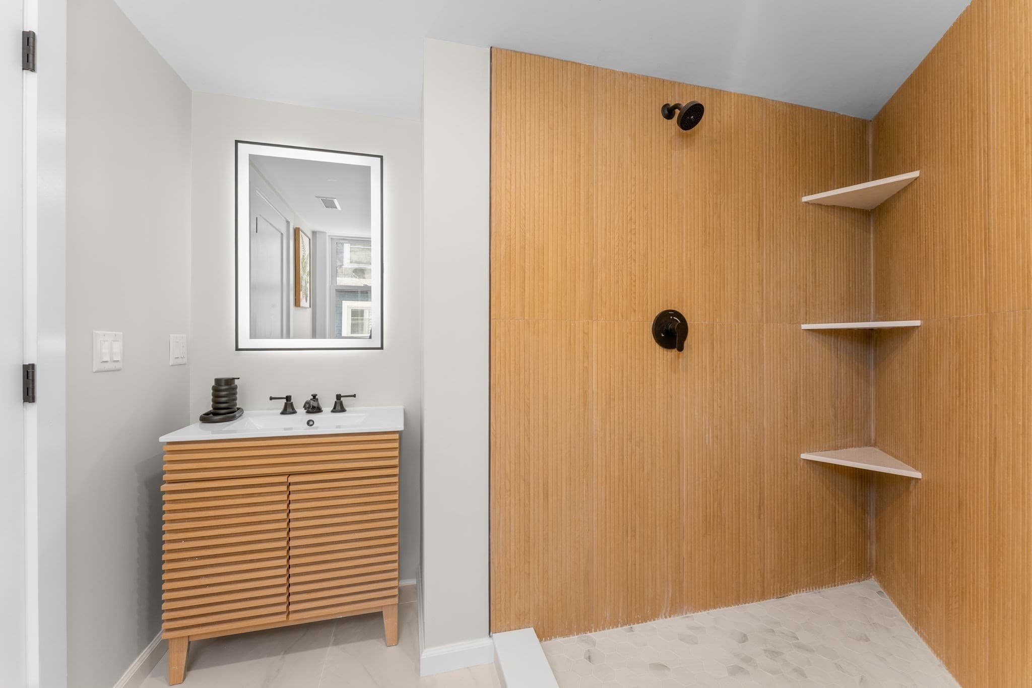 Condominium at 194 Washington Ave # 2, Winthrop MA 02152, Winthrop, photo 16 of 21