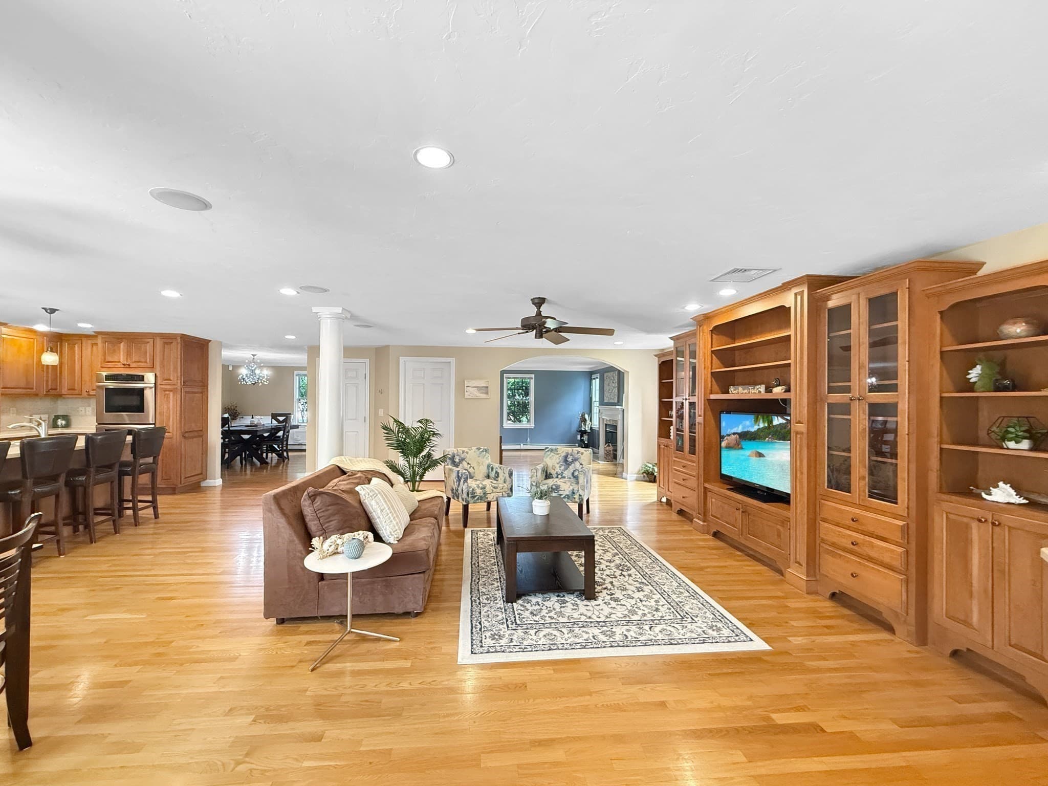 Single Family Residence at 5 Swan Cir, Shrewsbury MA 01545, Shrewsbury, photo 6 of 39