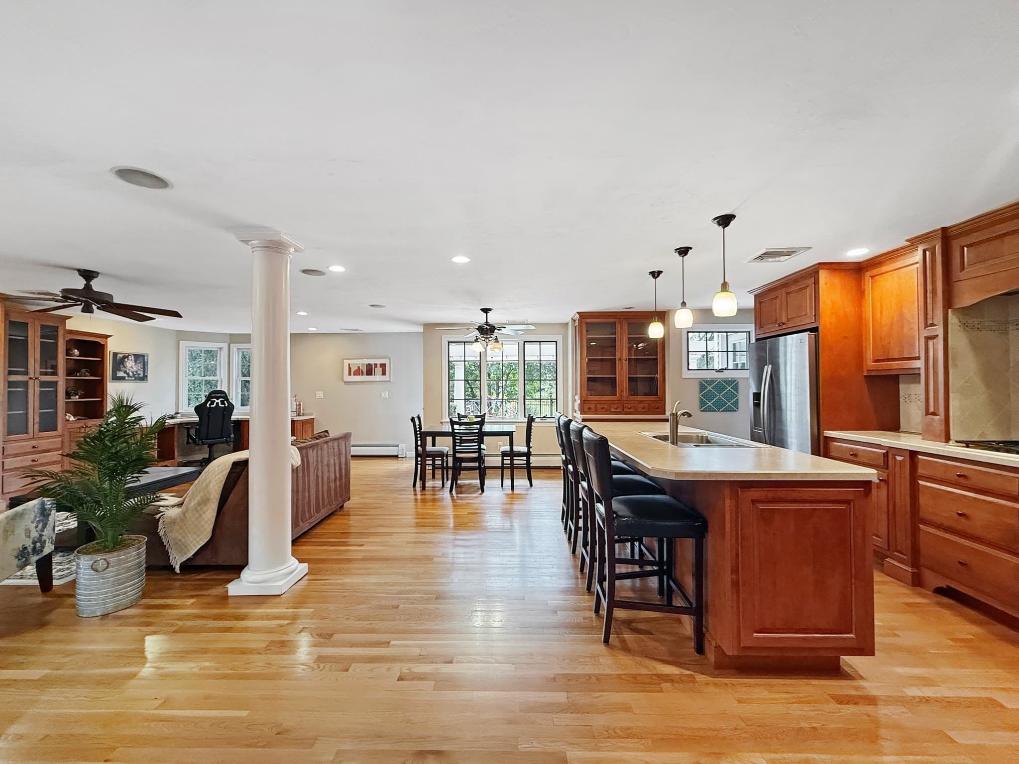 Single Family Residence at 5 Swan Cir, Shrewsbury MA 01545, Shrewsbury, photo 7 of 39