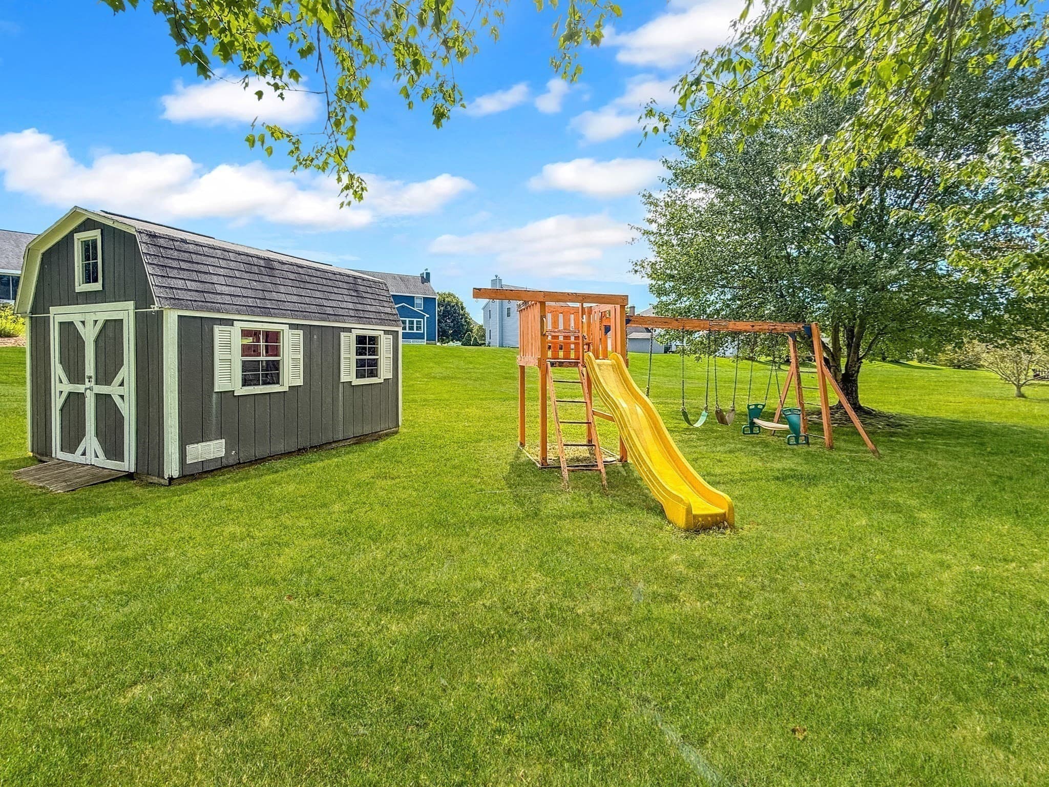 Single Family Residence at 5 Swan Cir, Shrewsbury MA 01545, Shrewsbury, photo 38 of 39