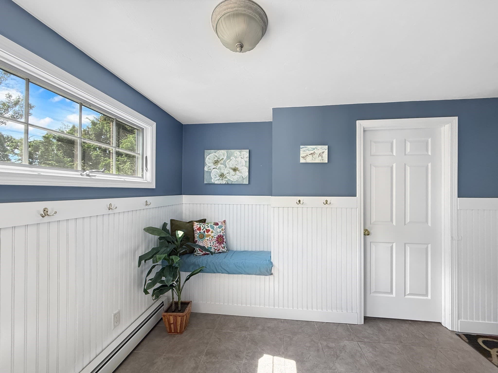 Single Family Residence at 5 Swan Cir, Shrewsbury MA 01545, Shrewsbury, photo 14 of 39