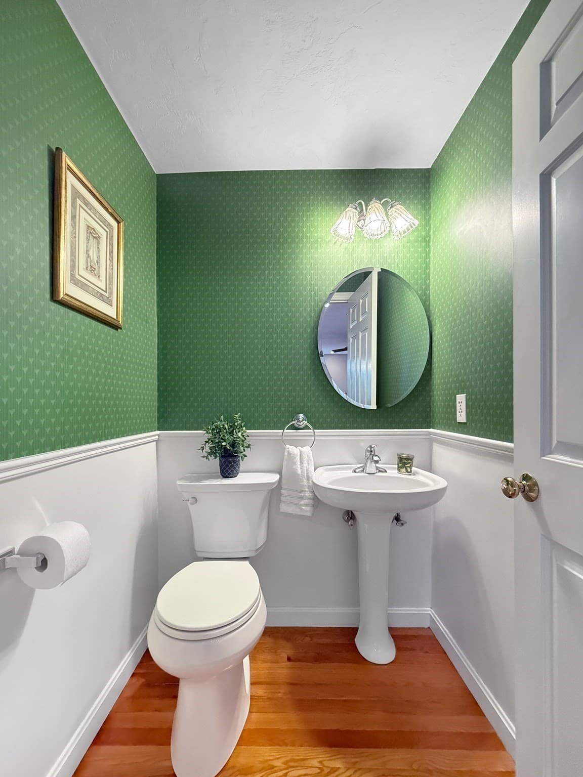 Single Family Residence at 5 Swan Cir, Shrewsbury MA 01545, Shrewsbury, photo 15 of 39