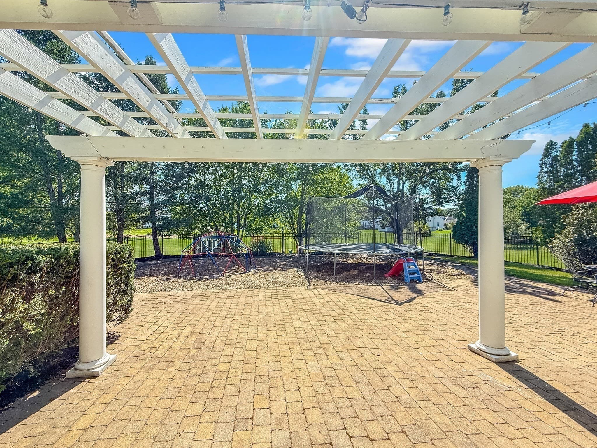 Single Family Residence at 5 Swan Cir, Shrewsbury MA 01545, Shrewsbury, photo 35 of 39