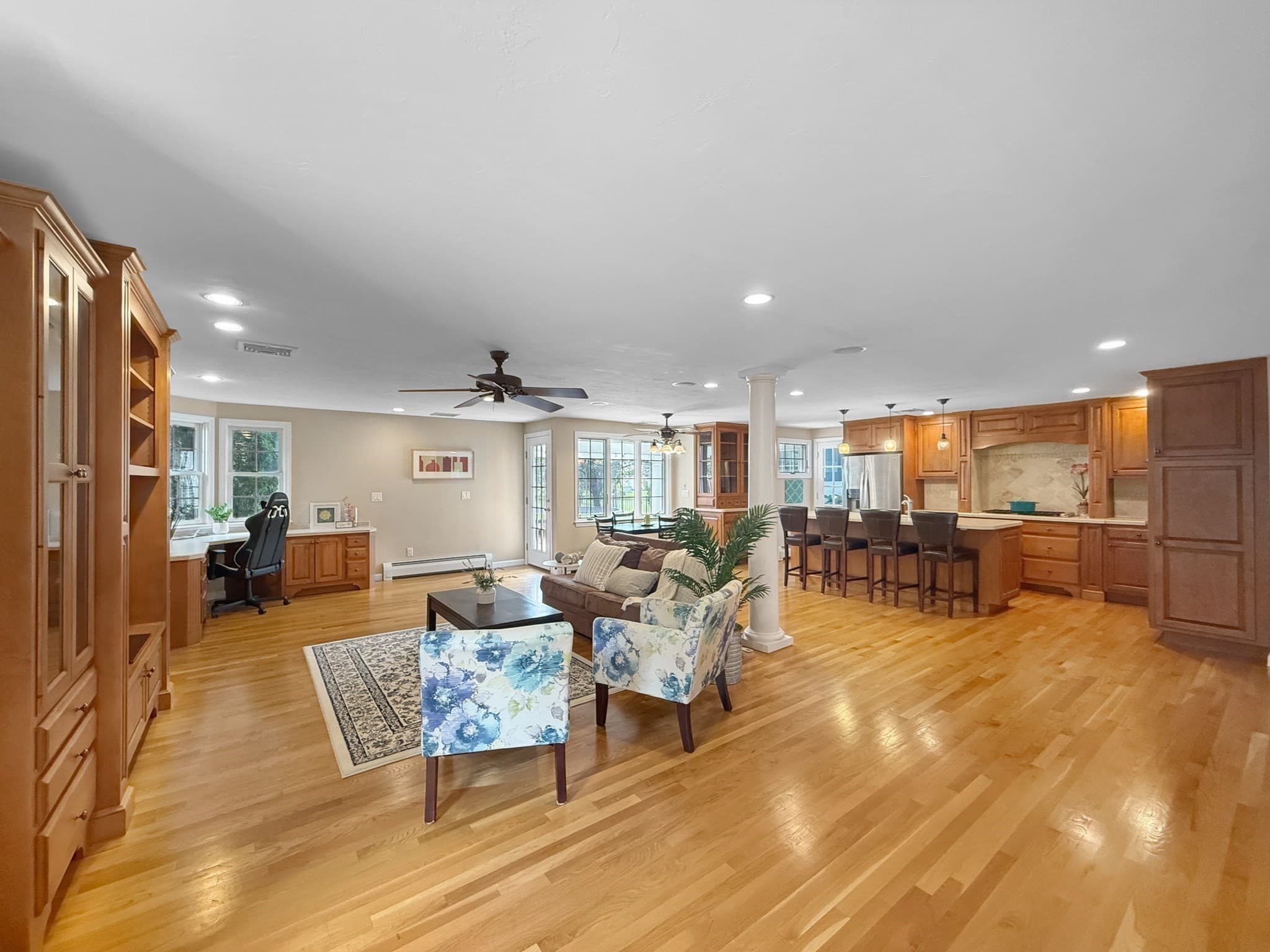 Single Family Residence at 5 Swan Cir, Shrewsbury MA 01545, Shrewsbury, photo 4 of 39