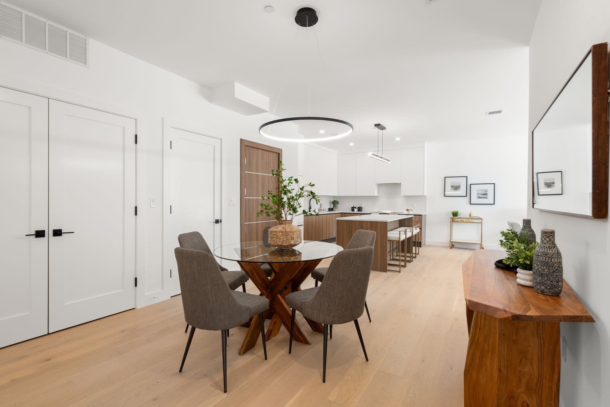 Condominium at 16 Stearns Rd # 304, Wellesley MA 02482, Wellesley, photo 6 of 12
