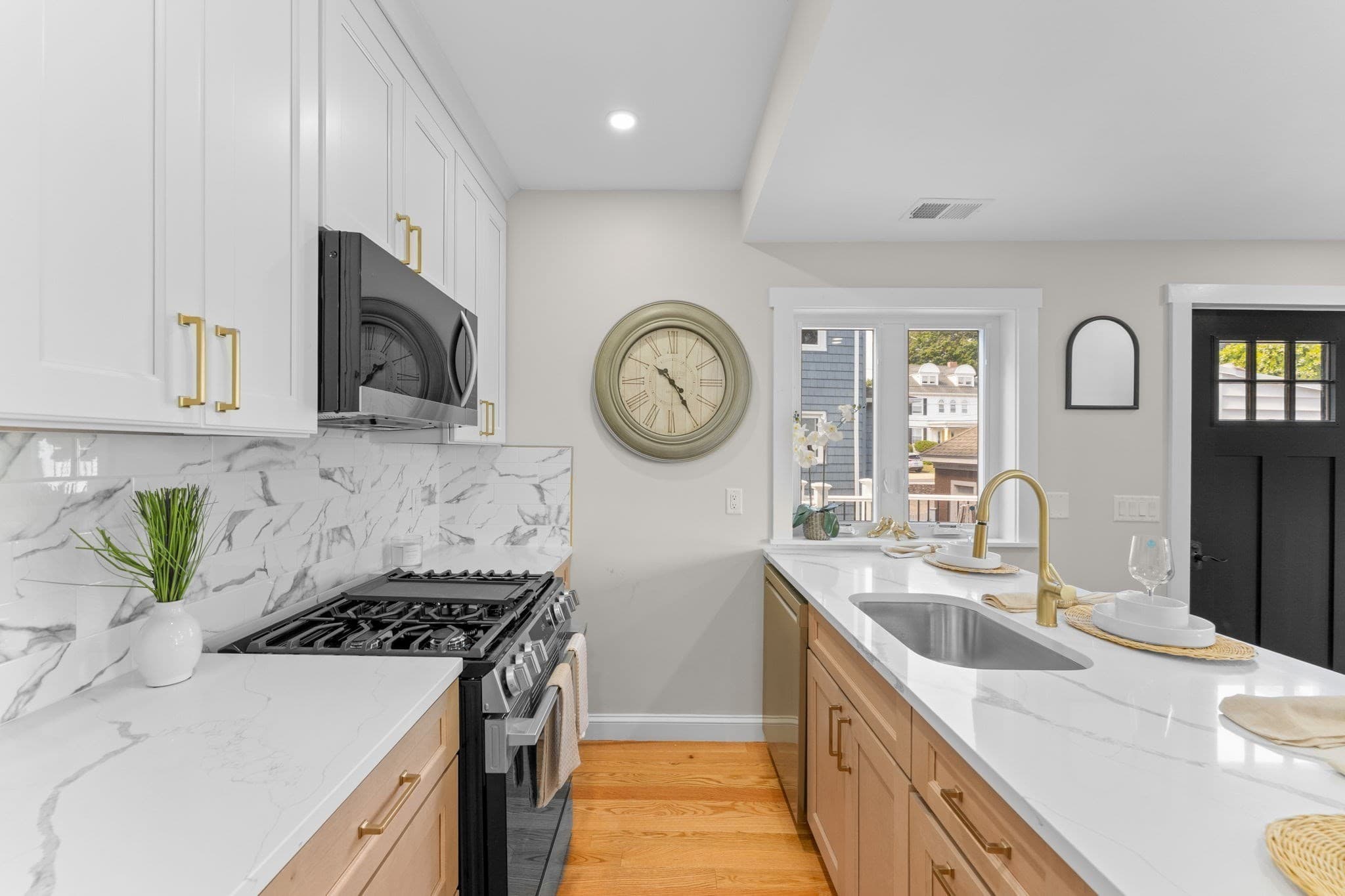 Condominium at 194 Washington Ave # 4, Winthrop MA 02152, Winthrop, photo 3 of 18