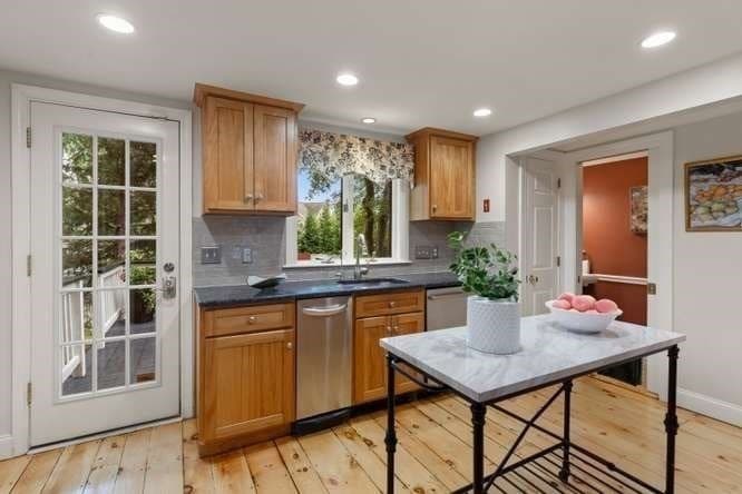 Single Family Residence at 282 Lowell Street, Lexington MA 02420, Lexington, photo 7 of 21