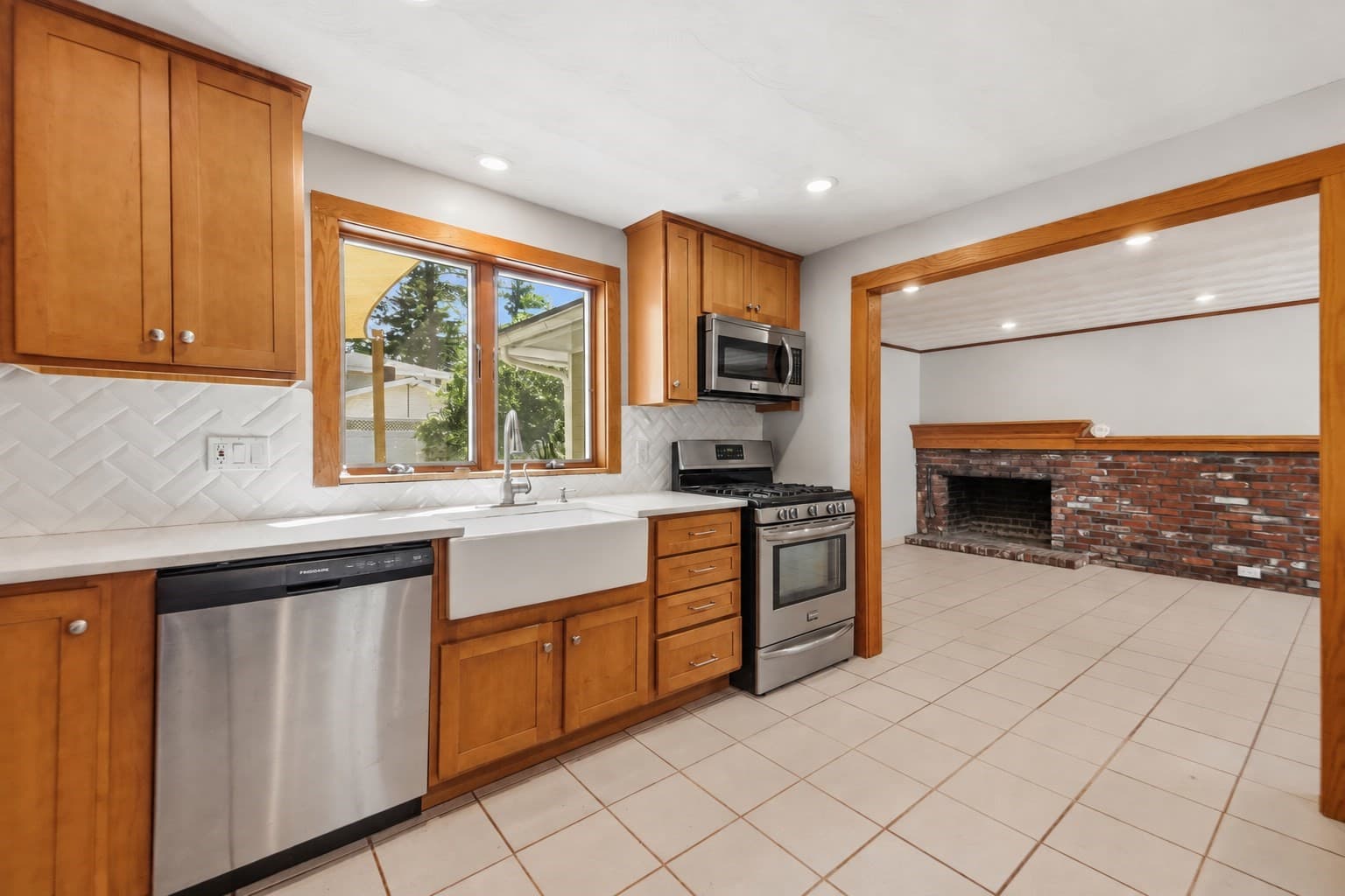 Single Family Residence at 27 Ansie Road, Chelmsford MA 01824, Chelmsford, photo 6 of 34