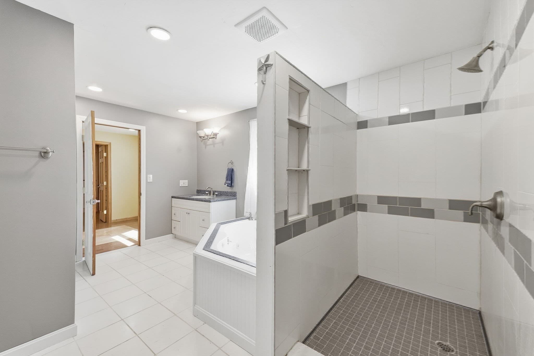 Single Family Residence at 27 Ansie Road, Chelmsford MA 01824, Chelmsford, photo 22 of 34