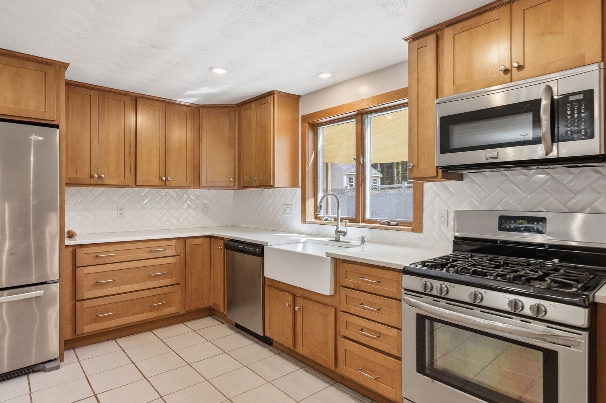 Single Family Residence at 27 Ansie Road, Chelmsford MA 01824, Chelmsford, photo 5 of 34
