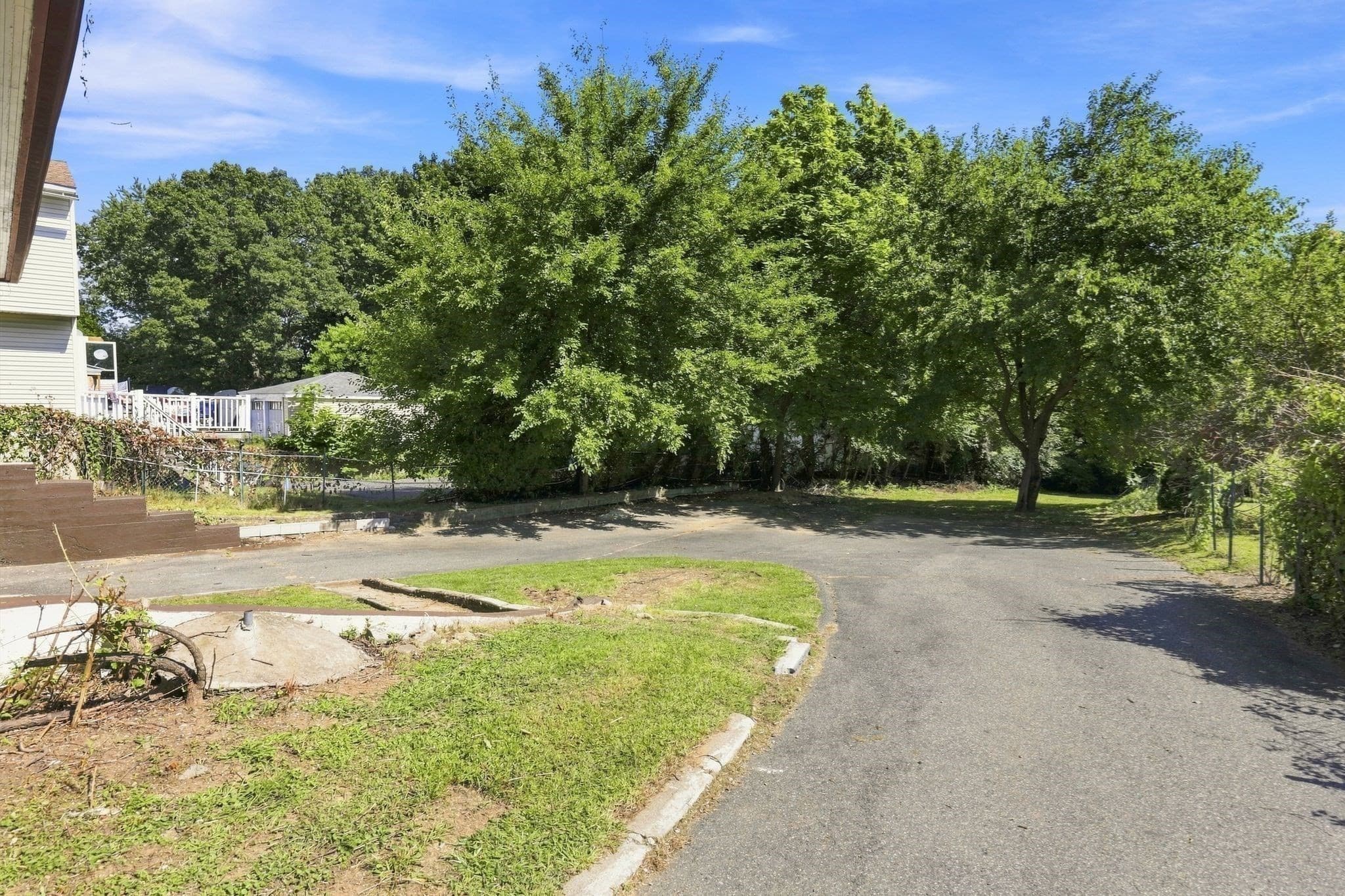 Single Family Residence at 133 Parker St, Springfield MA 01151, Springfield, photo 30 of 31