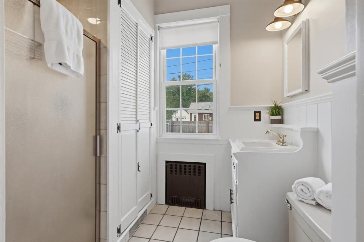 Single Family Residence at 383 Pond Street, Weymouth MA 02190, Weymouth, photo 17 of 36