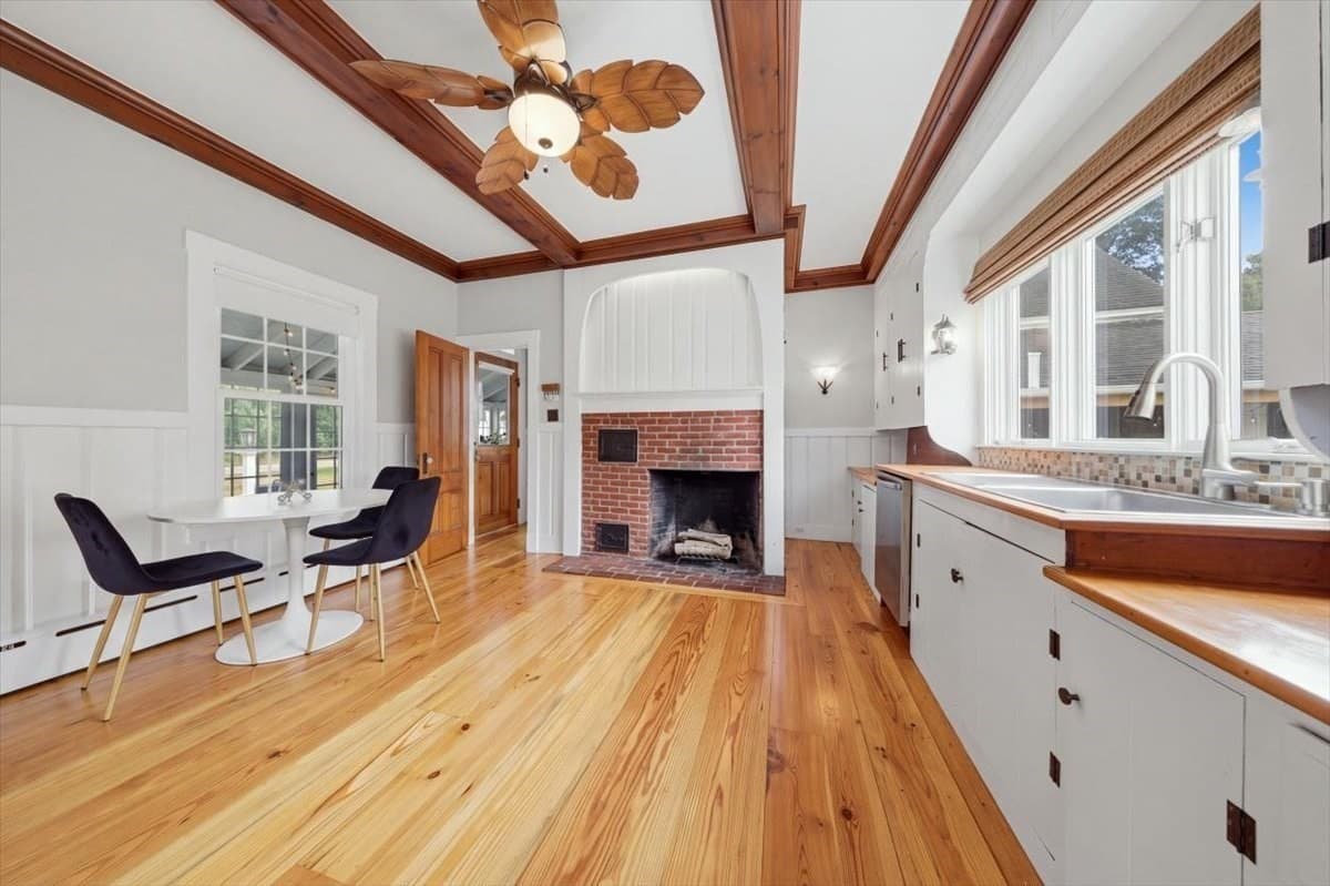Single Family Residence at 383 Pond Street, Weymouth MA 02190, Weymouth, photo 5 of 36