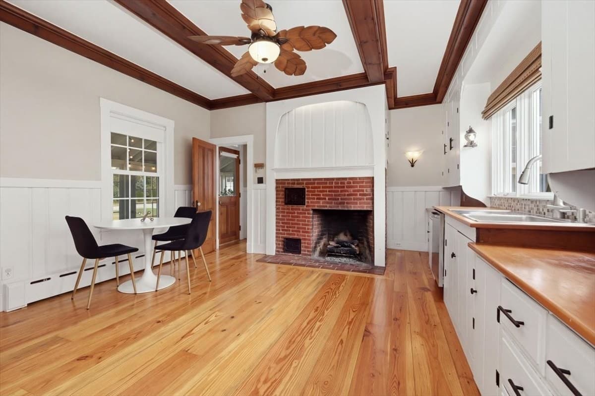 Single Family Residence at 383 Pond Street, Weymouth MA 02190, Weymouth, photo 8 of 36