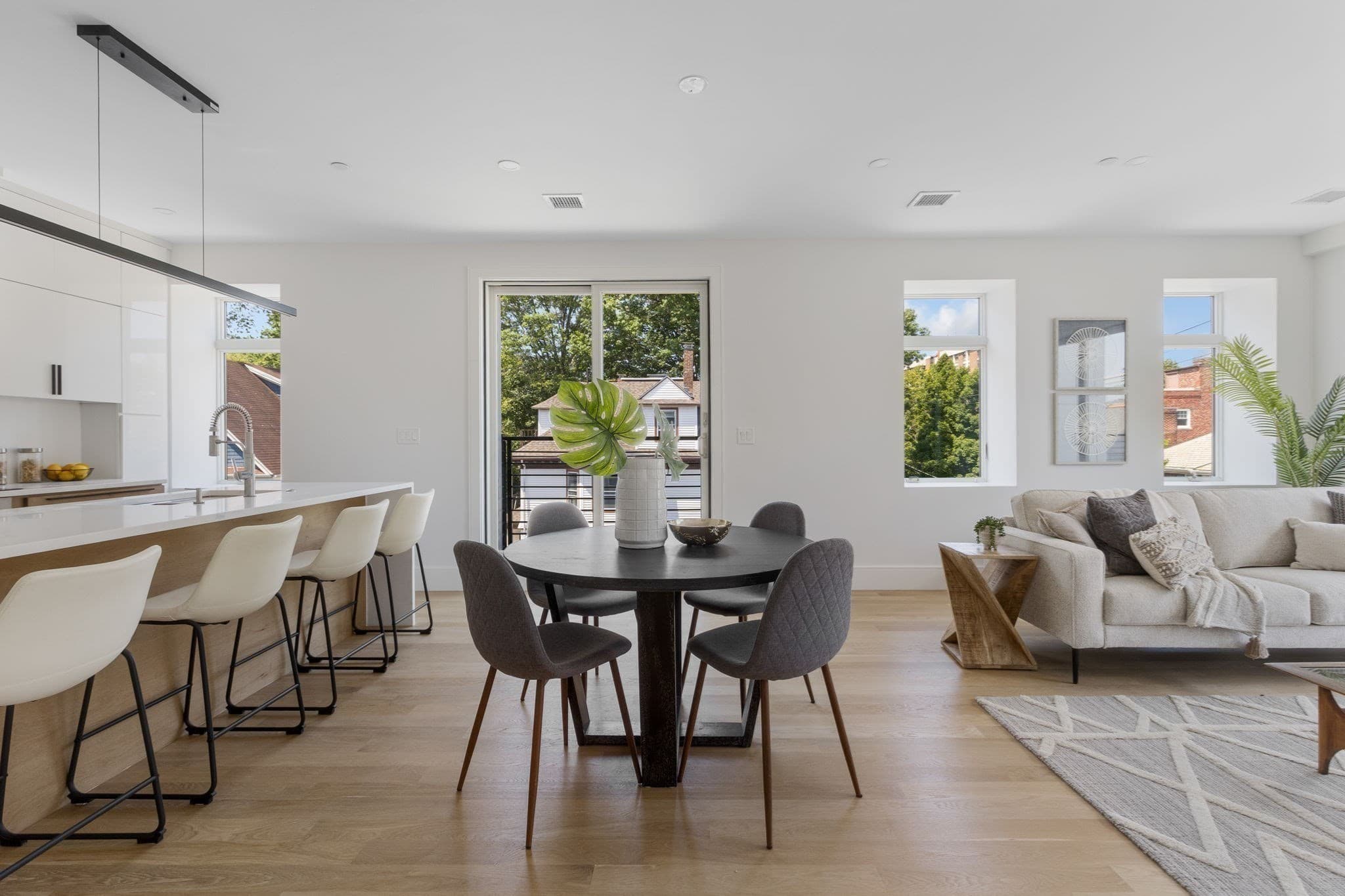 Condominium at 24 Auburn PH, Brookline MA 02446, Brookline, photo 4 of 16