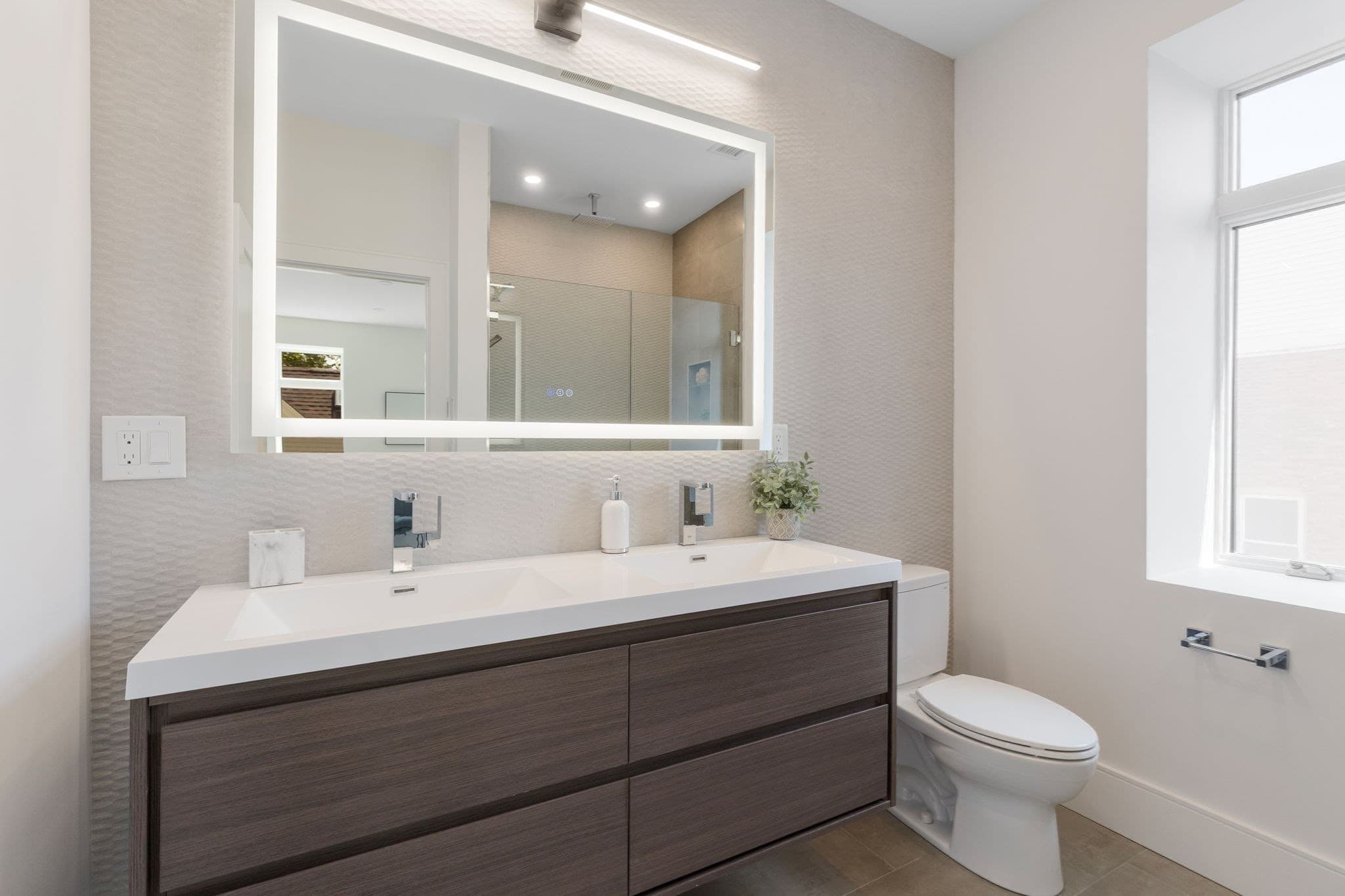 Condominium at 24 Auburn PH, Brookline MA 02446, Brookline, photo 8 of 16