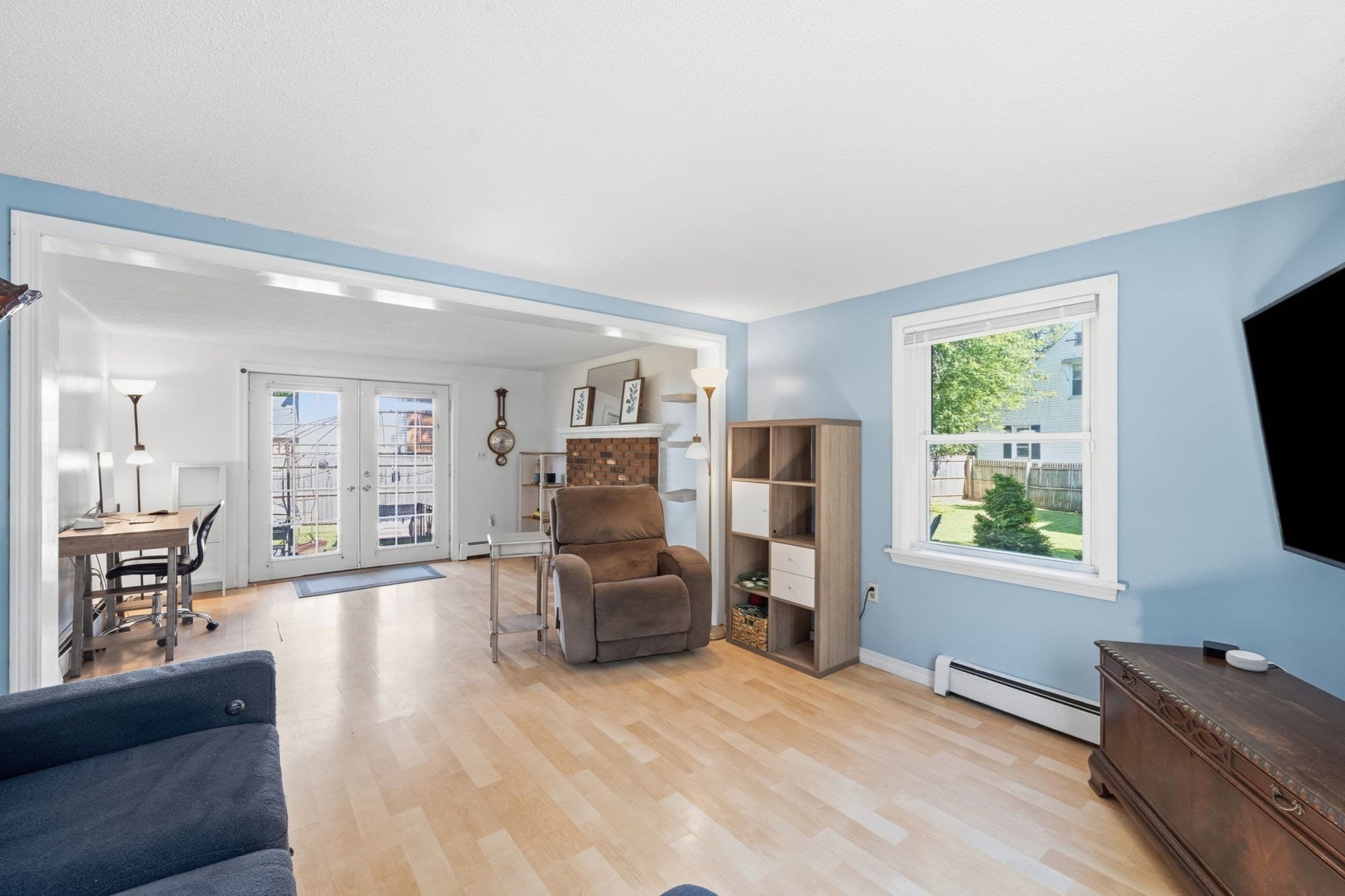 Single Family Residence at 380 Plumtree Rd, Springfield MA 01118, Springfield, photo 6 of 42