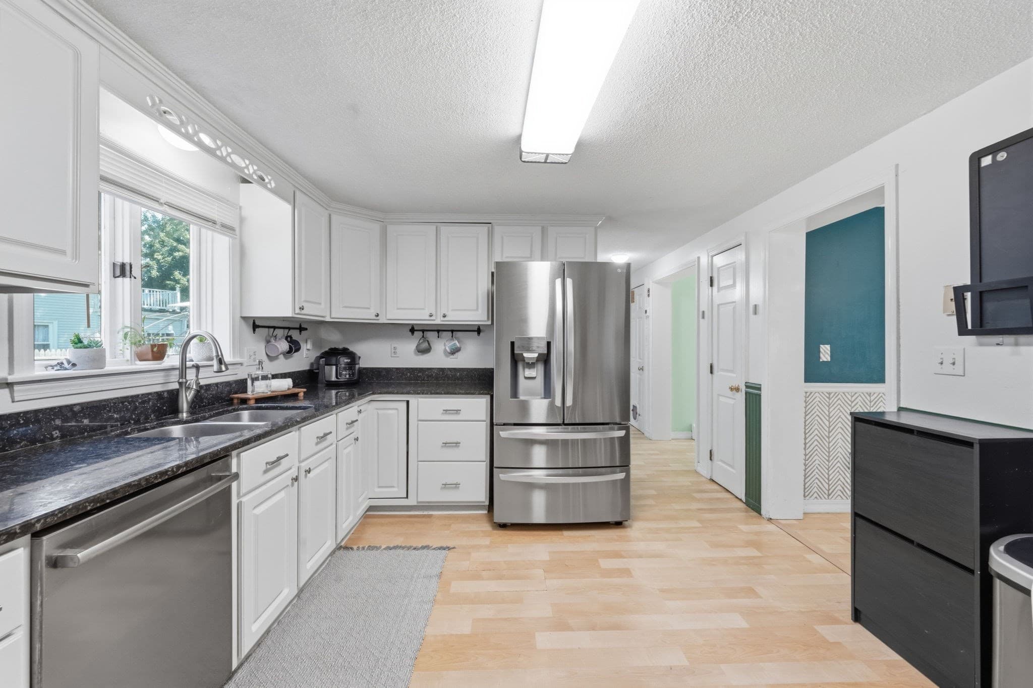 Single Family Residence at 380 Plumtree Rd, Springfield MA 01118, Springfield, photo 9 of 42