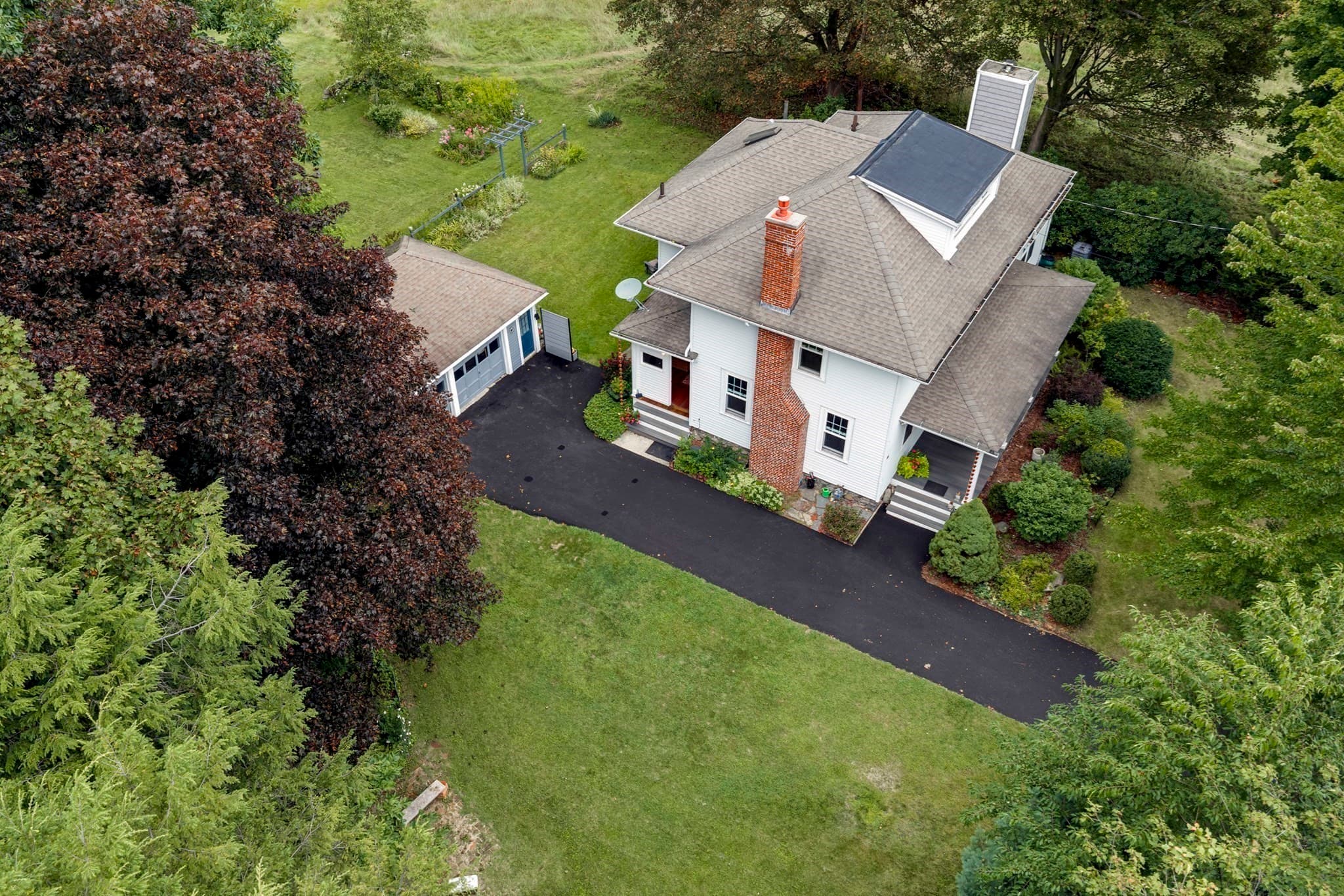 Single Family Residence at 26 Nelson Pl, Worcester MA 01605, Worcester, photo 2 of 42