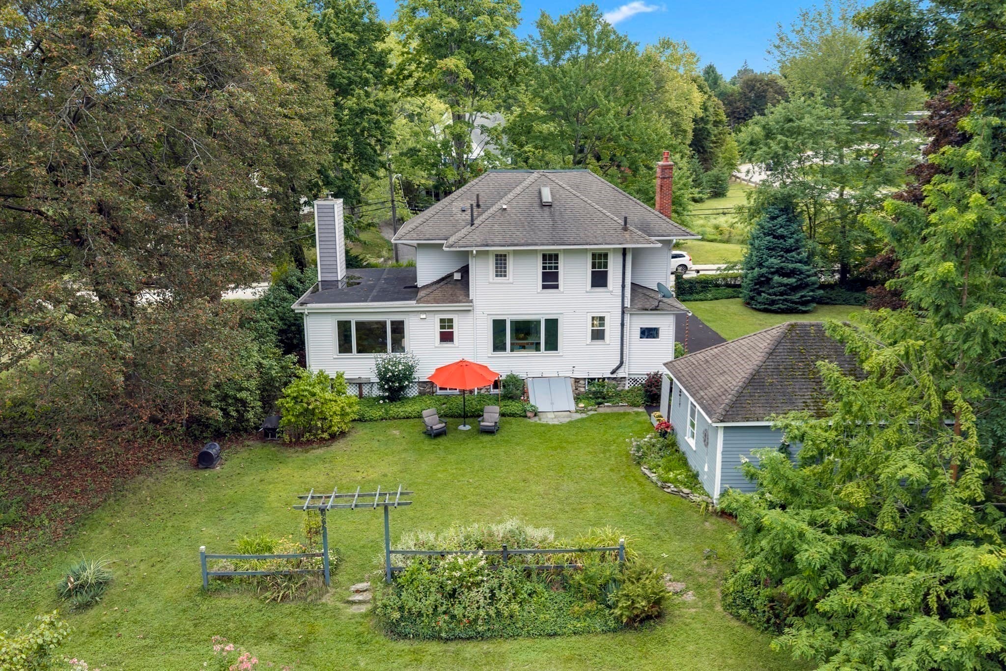 Single Family Residence at 26 Nelson Pl, Worcester MA 01605, Worcester, photo 3 of 42