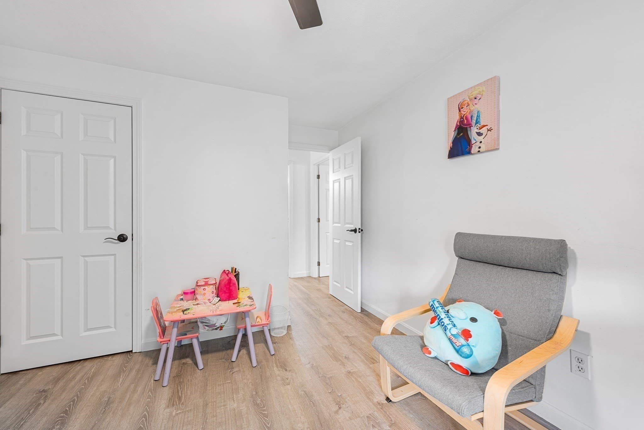 Condominium at 37 Decarolis Dr # 37, Tewksbury MA 01876, Tewksbury, photo 13 of 22