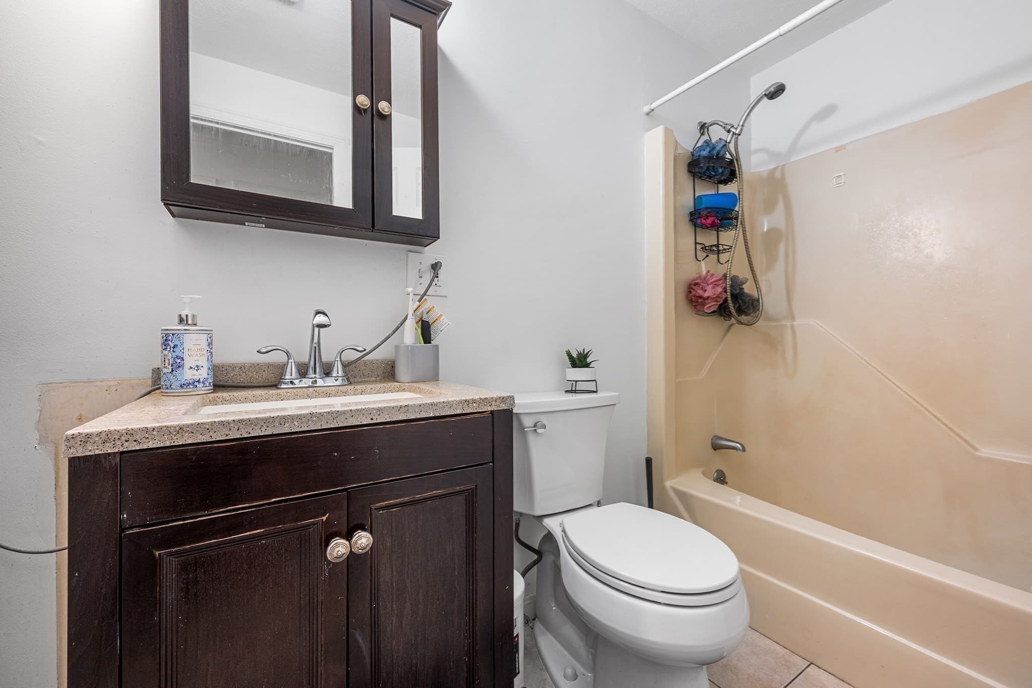 Condominium at 37 Decarolis Dr # 37, Tewksbury MA 01876, Tewksbury, photo 16 of 22