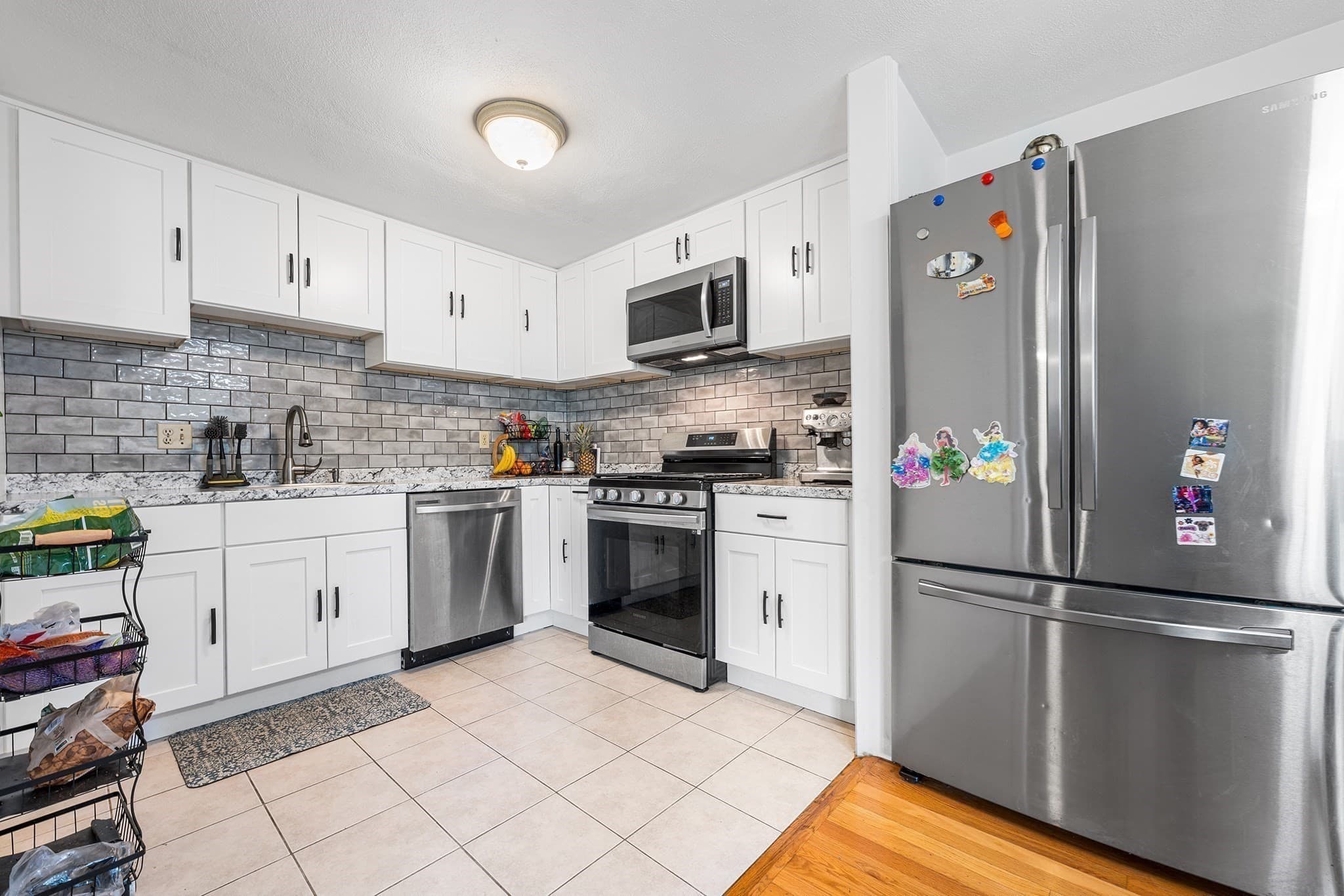 Condominium at 37 Decarolis Dr # 37, Tewksbury MA 01876, Tewksbury, photo 7 of 22