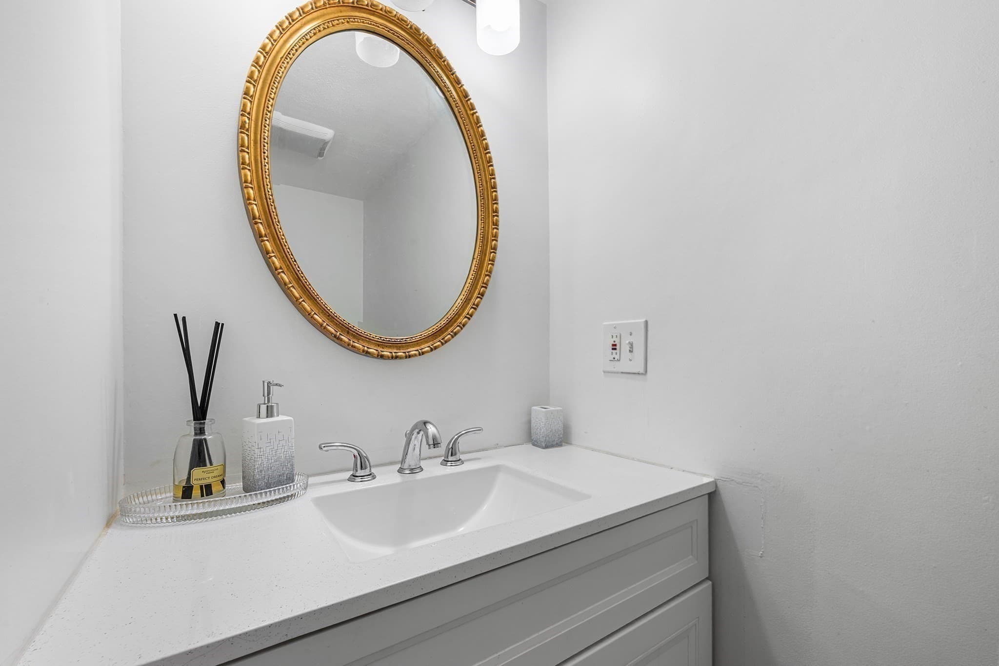 Condominium at 37 Decarolis Dr # 37, Tewksbury MA 01876, Tewksbury, photo 14 of 22