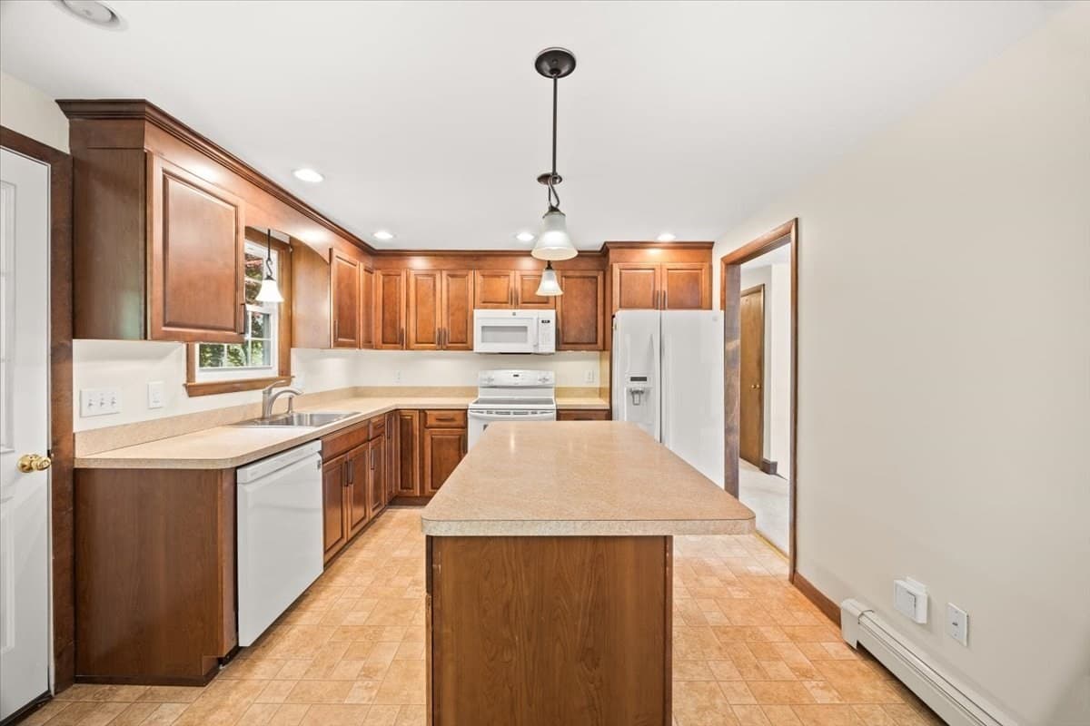 Single Family Residence at 391 Scenic Hwy, Bourne MA 02532, Bourne, photo 9 of 42