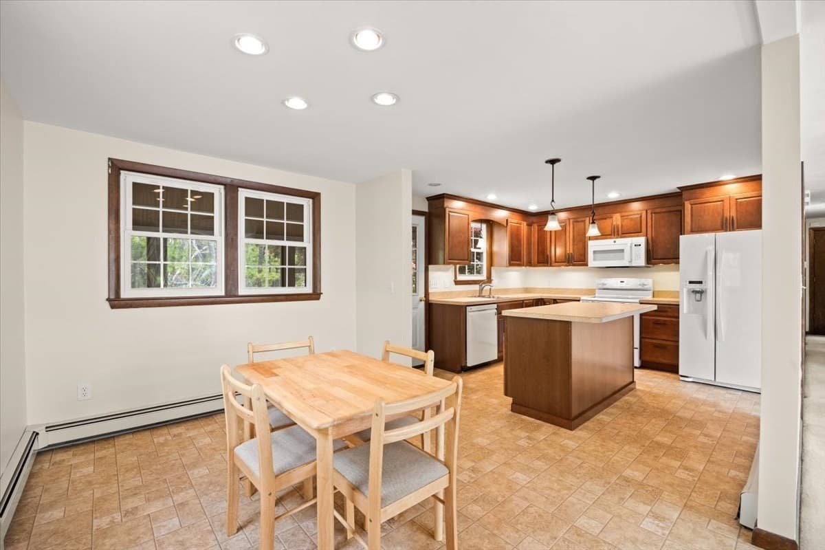 Single Family Residence at 391 Scenic Hwy, Bourne MA 02532, Bourne, photo 10 of 42